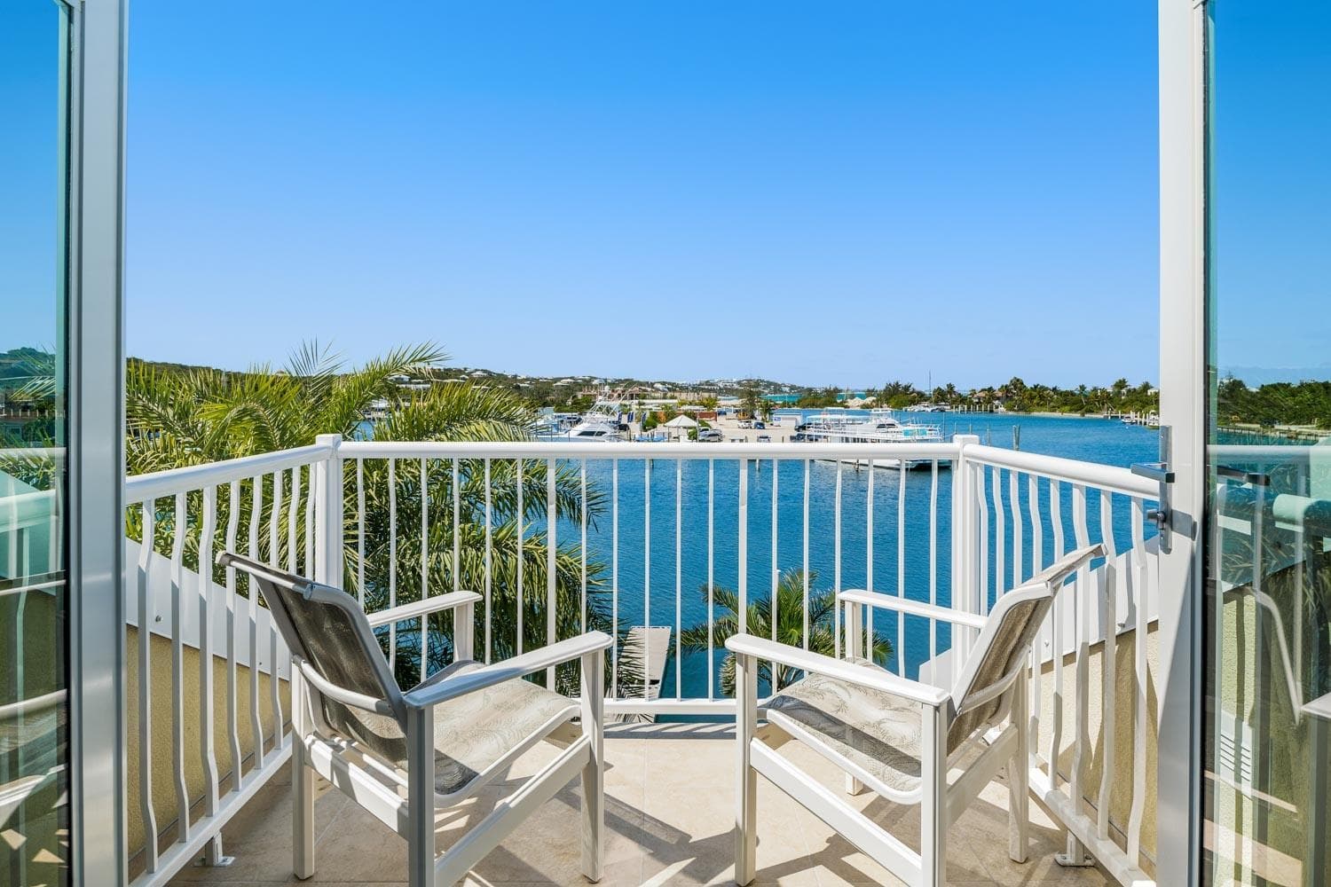 B2 Yacht Club | Turtle Cove