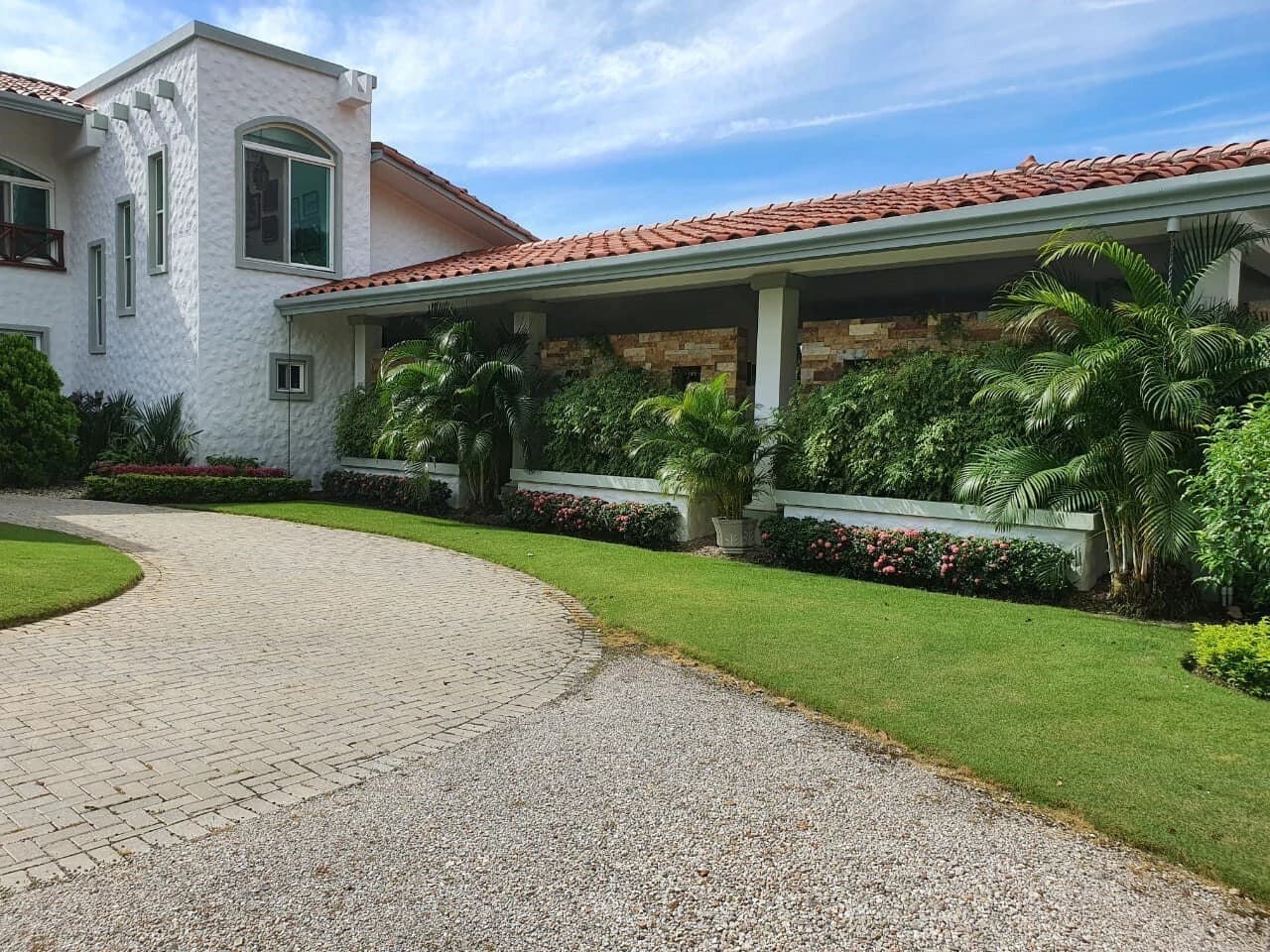 Seafront Estate on 5,000 m2 in Buenaventura - photo 8