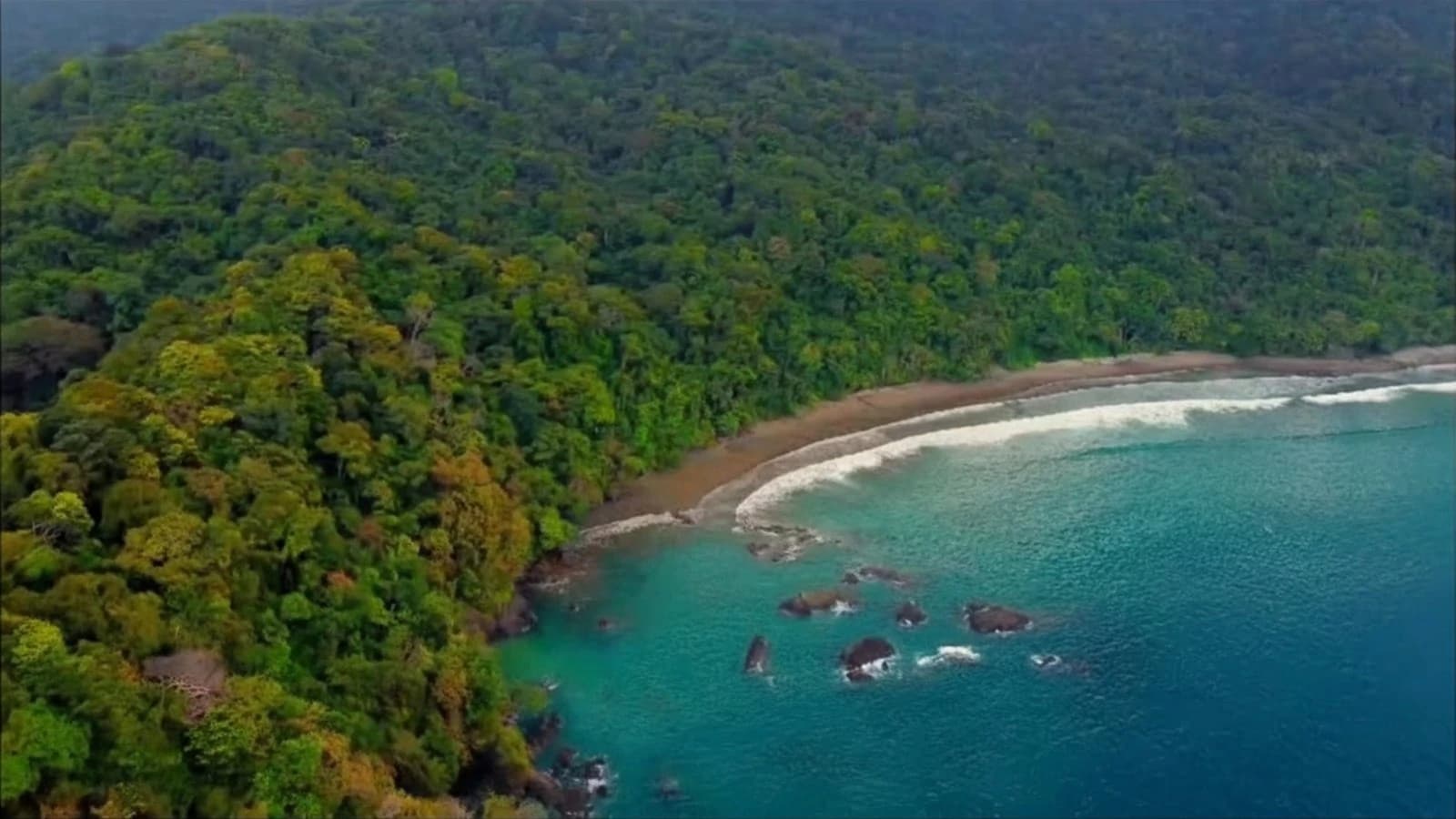 820-Hectare Oceanfront Land at Pinas Bay, Darien - photo 5