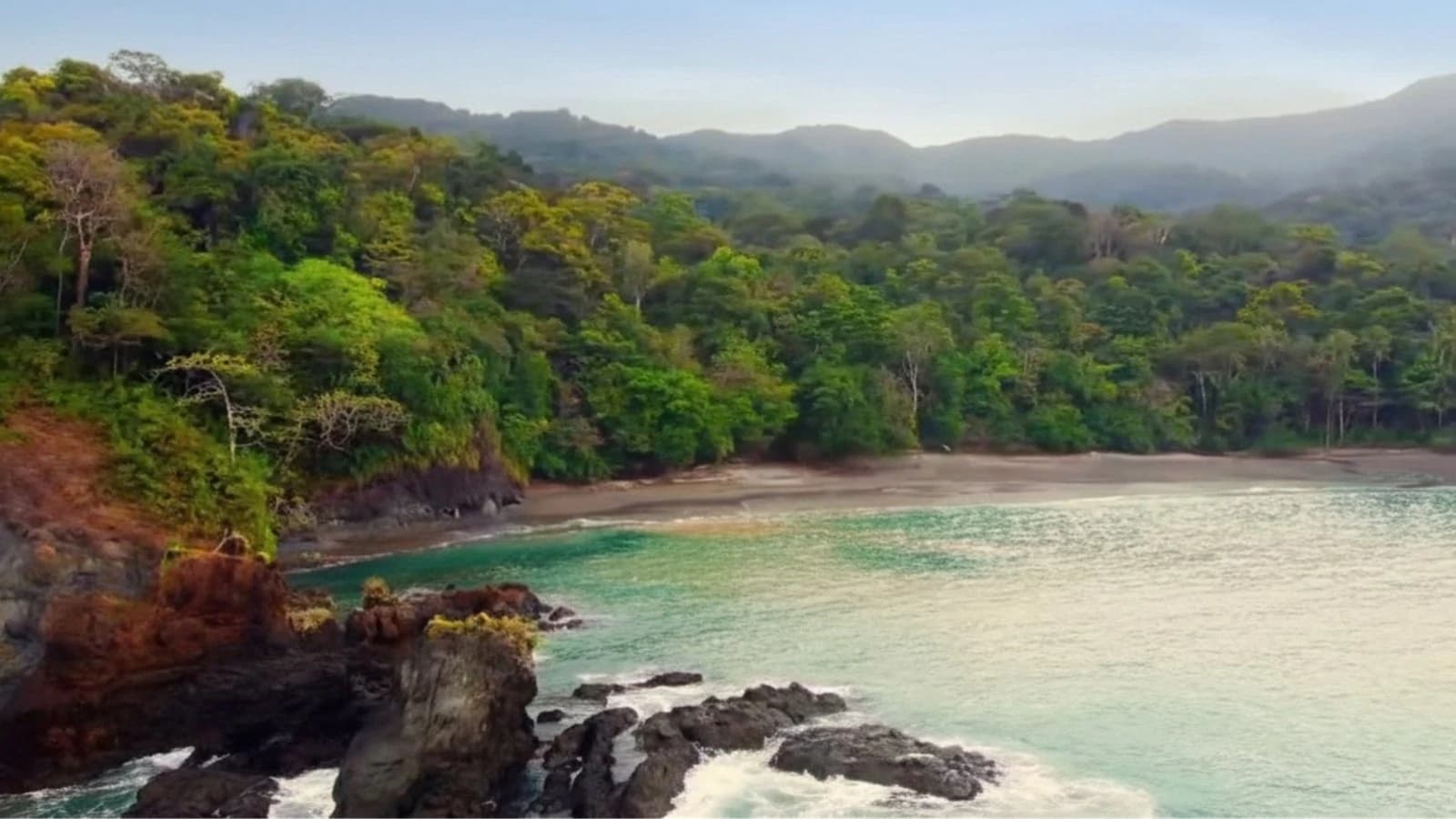 820-Hectare Oceanfront Land at Pinas Bay, Darien - photo 7