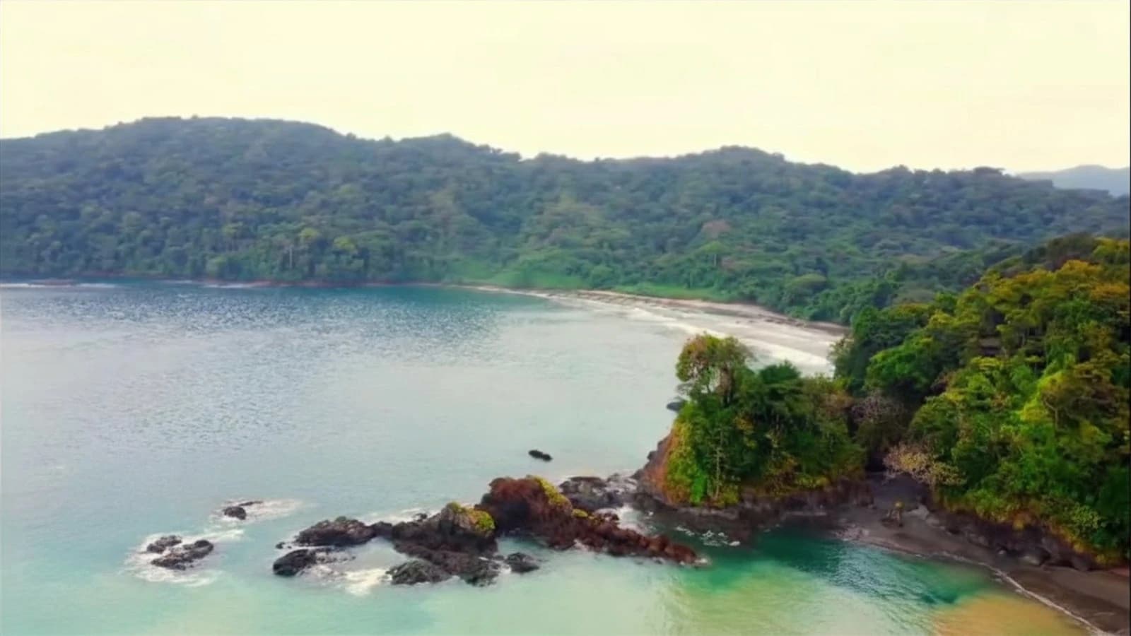 820-Hectare Oceanfront Land at Pinas Bay, Darien - photo 6