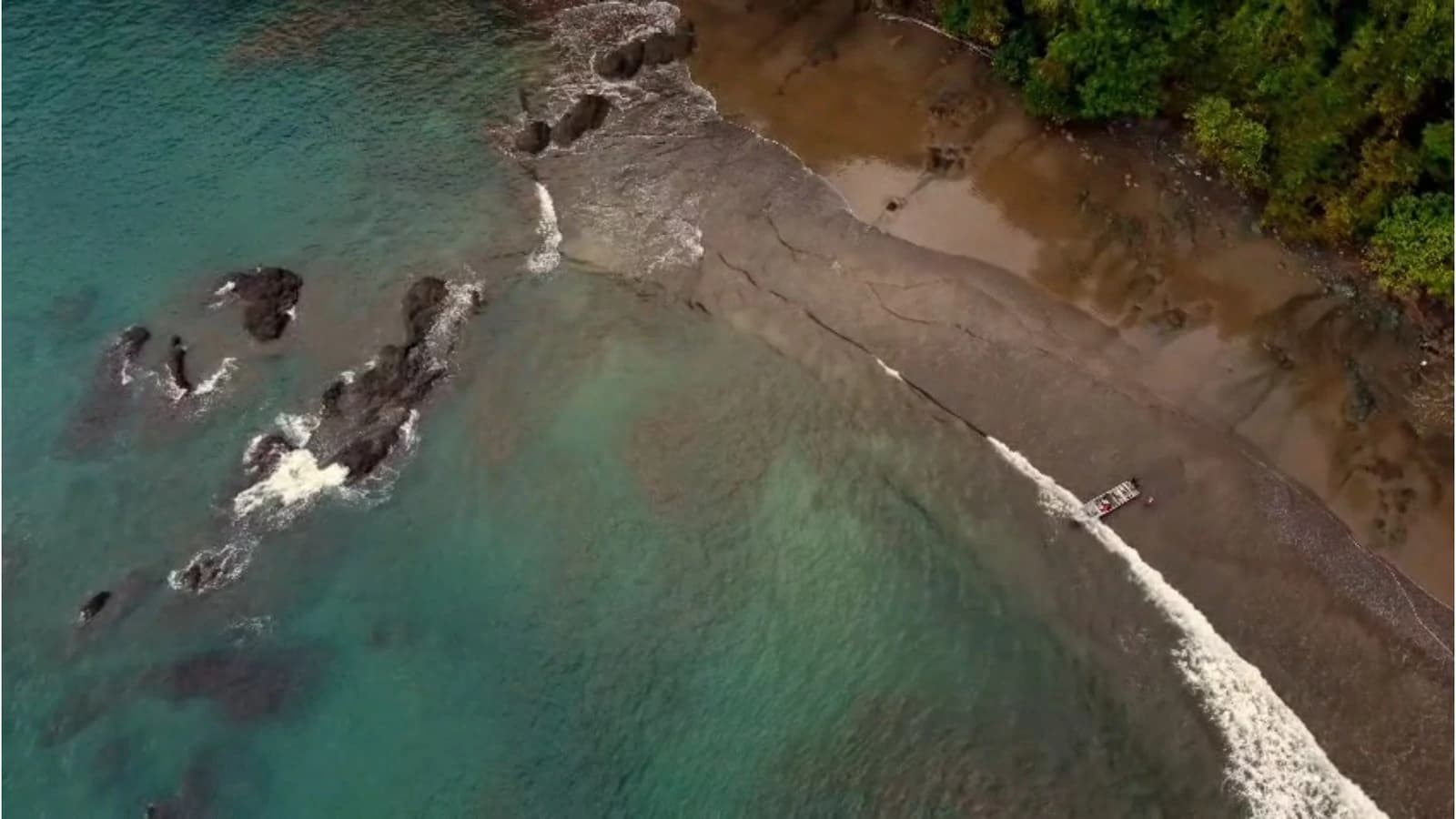 820-Hectare Oceanfront Land at Pinas Bay, Darien - photo 12