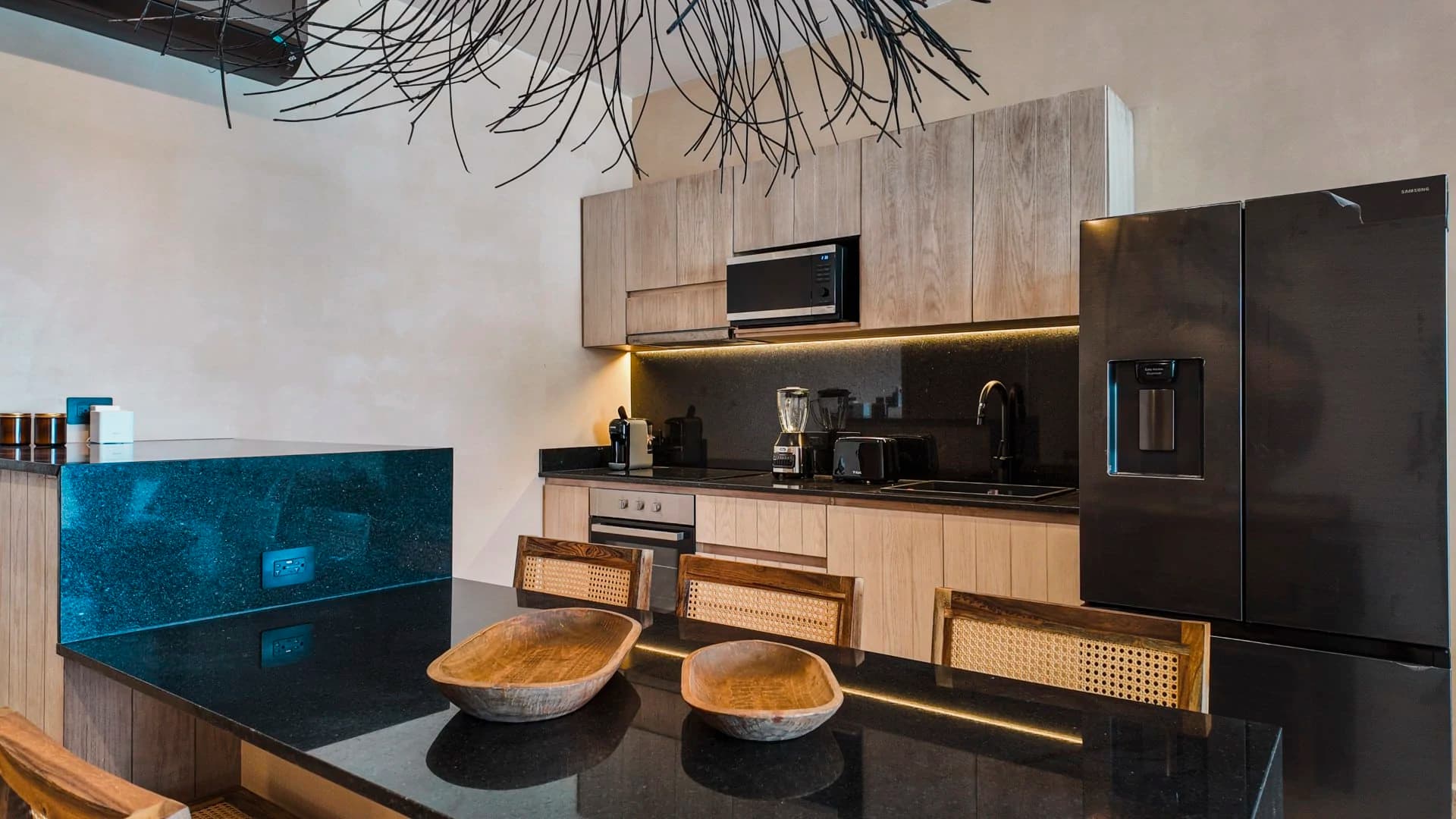 Neea 3 Bedroom Beachfront Condo - photo 4
