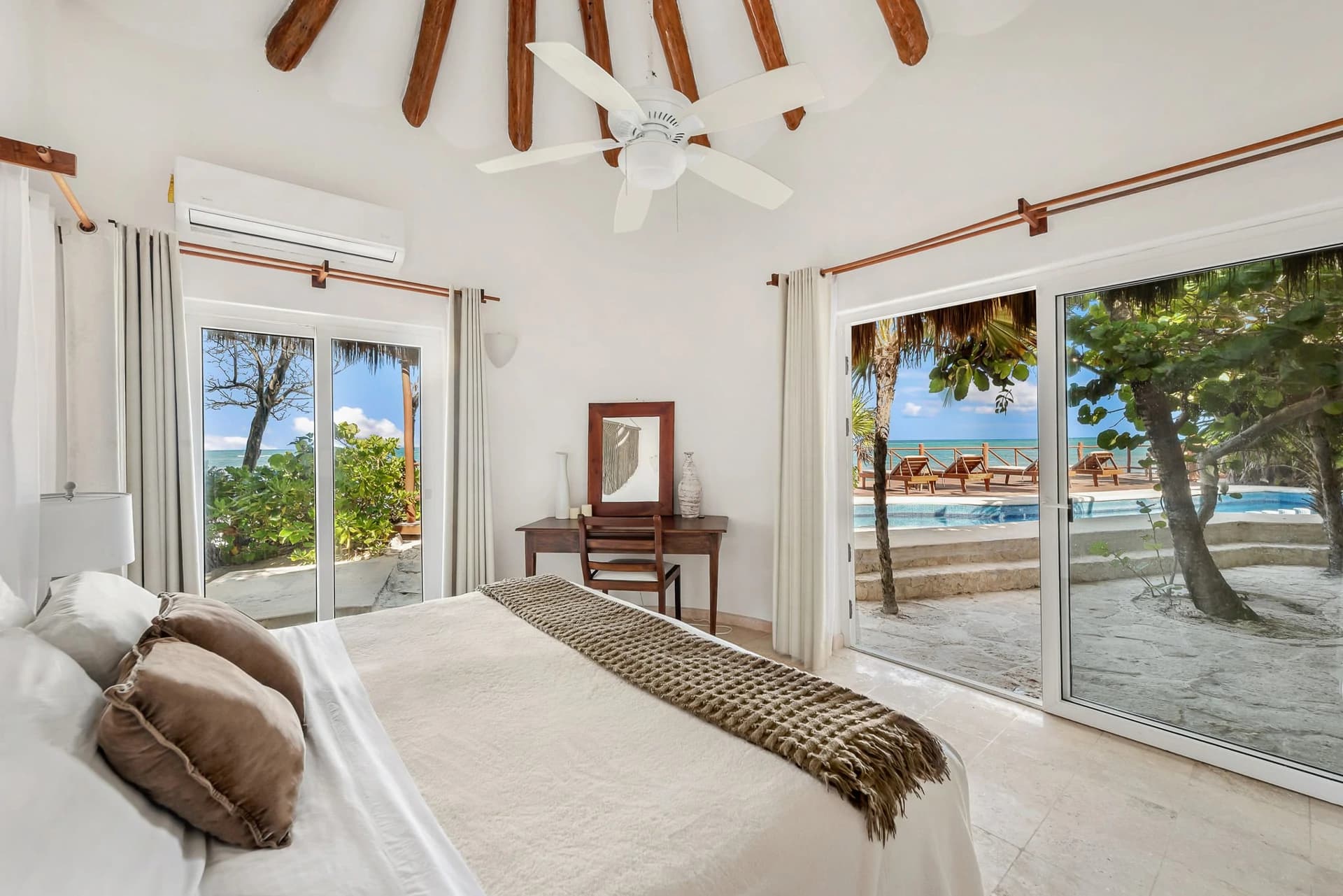 Casa Sofia 5 Bedroom Beachfront Villa - photo 43