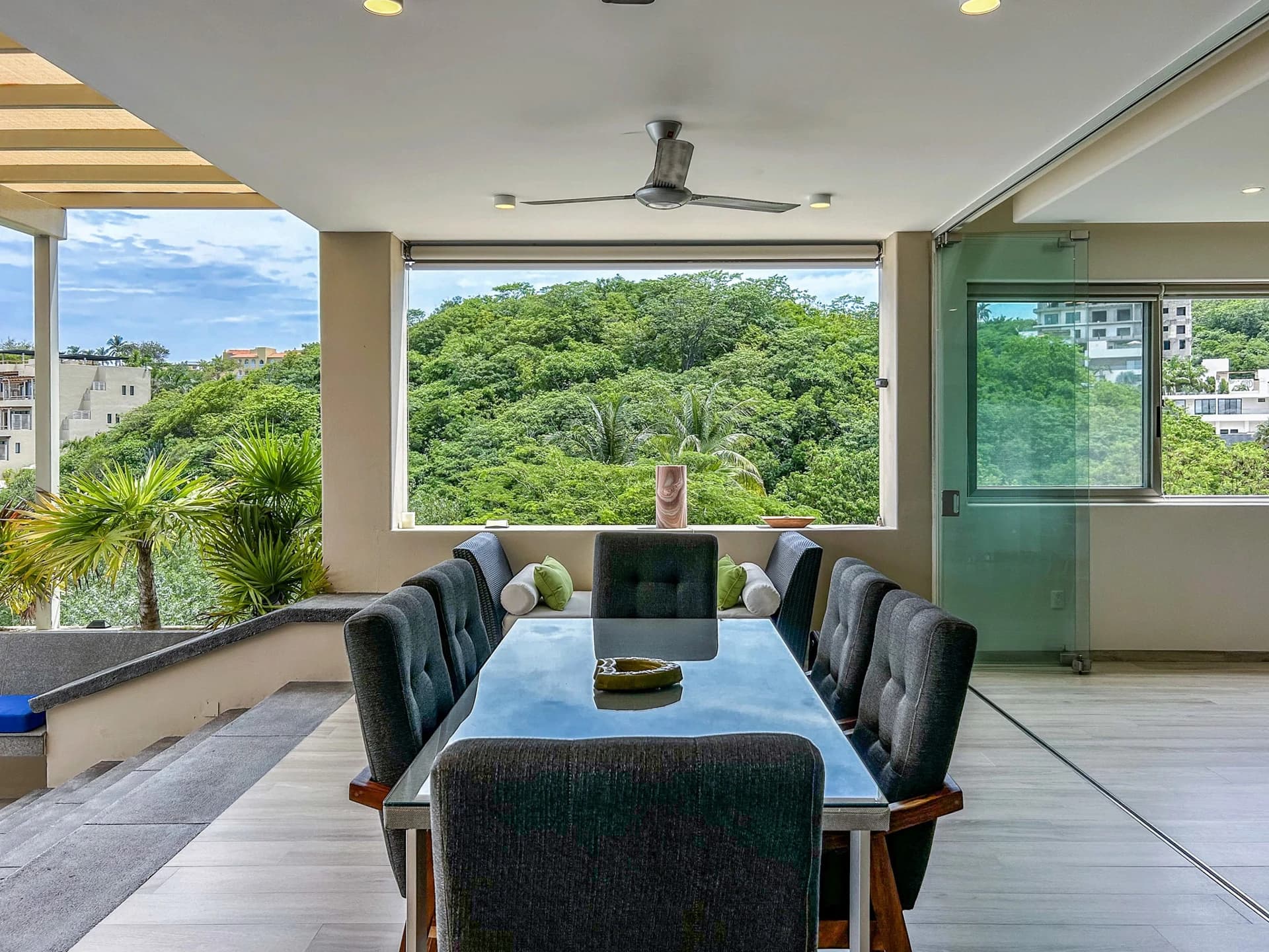Villa Montecarlo 4 Bedroom Oceanfront Home - photo 16
