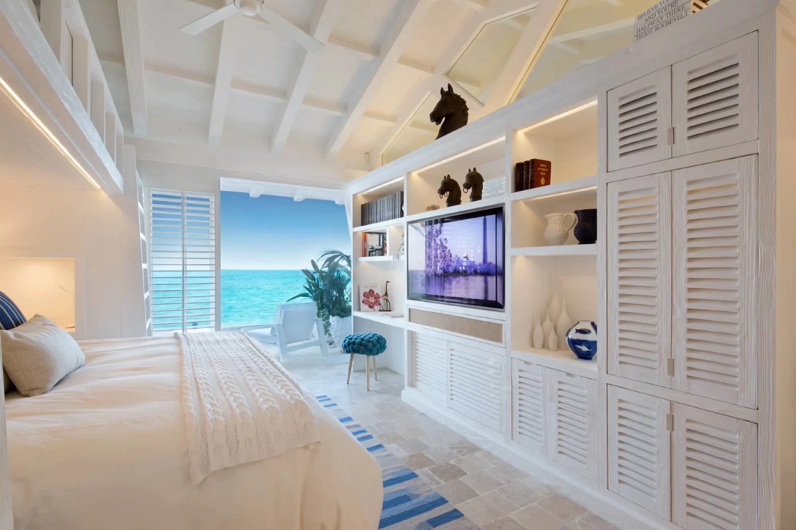 High-Performing Cancun Beachfront Turnkey Villa - photo 50