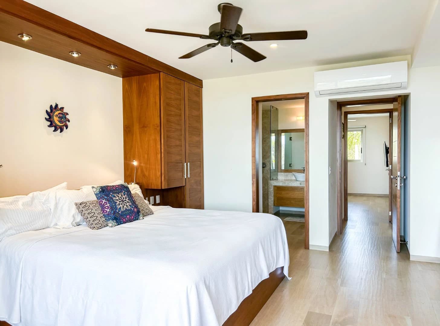 Cosmo 11 – 2 Bedroom Oceanview Condo - photo 9