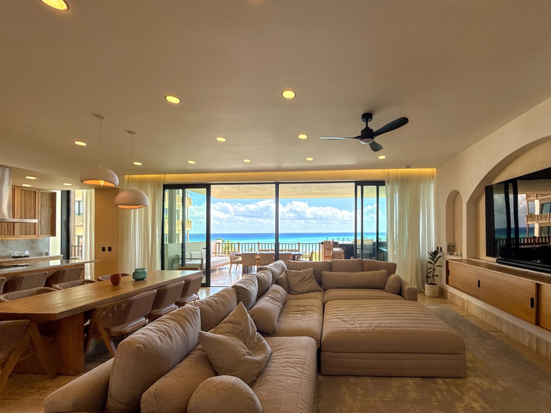 Costa Beach 4 Bedroom Beachfront Condo - photo 6