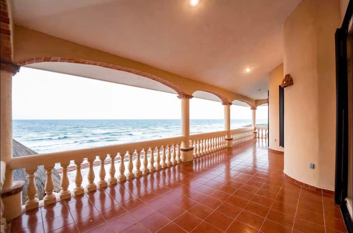 Casa Tres Palmeras 4 Bedroom Beachfront Villa - photo 47