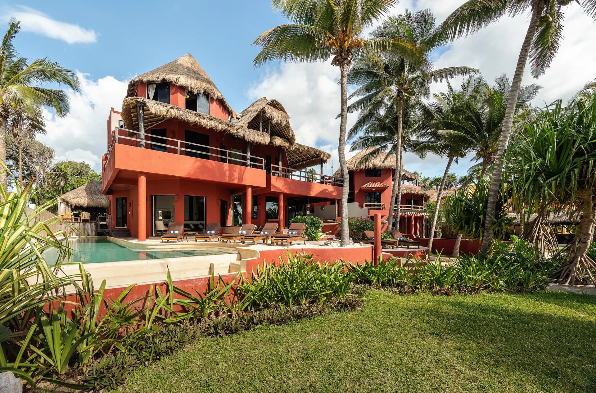 Jade Bay 9 – 7 Bedroom Beachfront Villa - photo 3