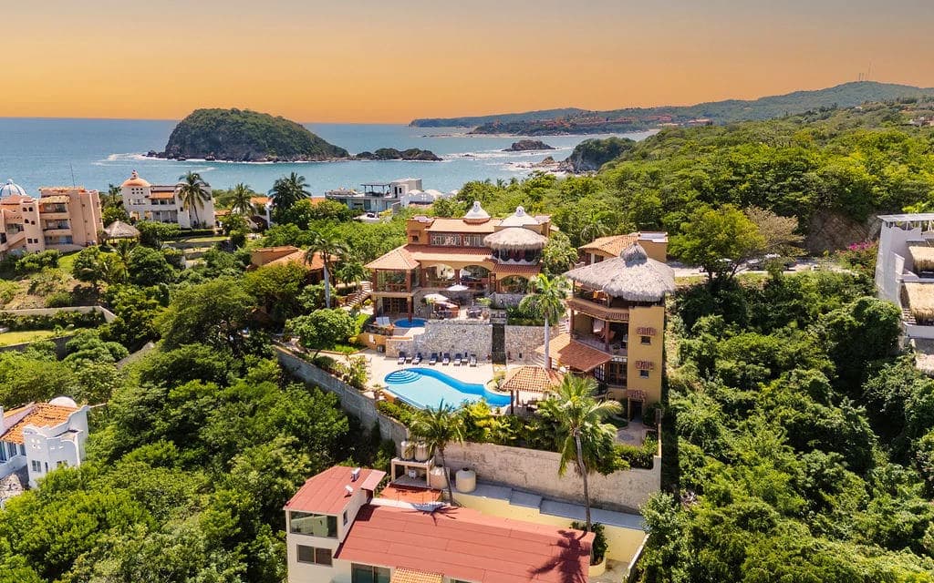 Oaxaca Ocean View Boutique Hotel - photo 1