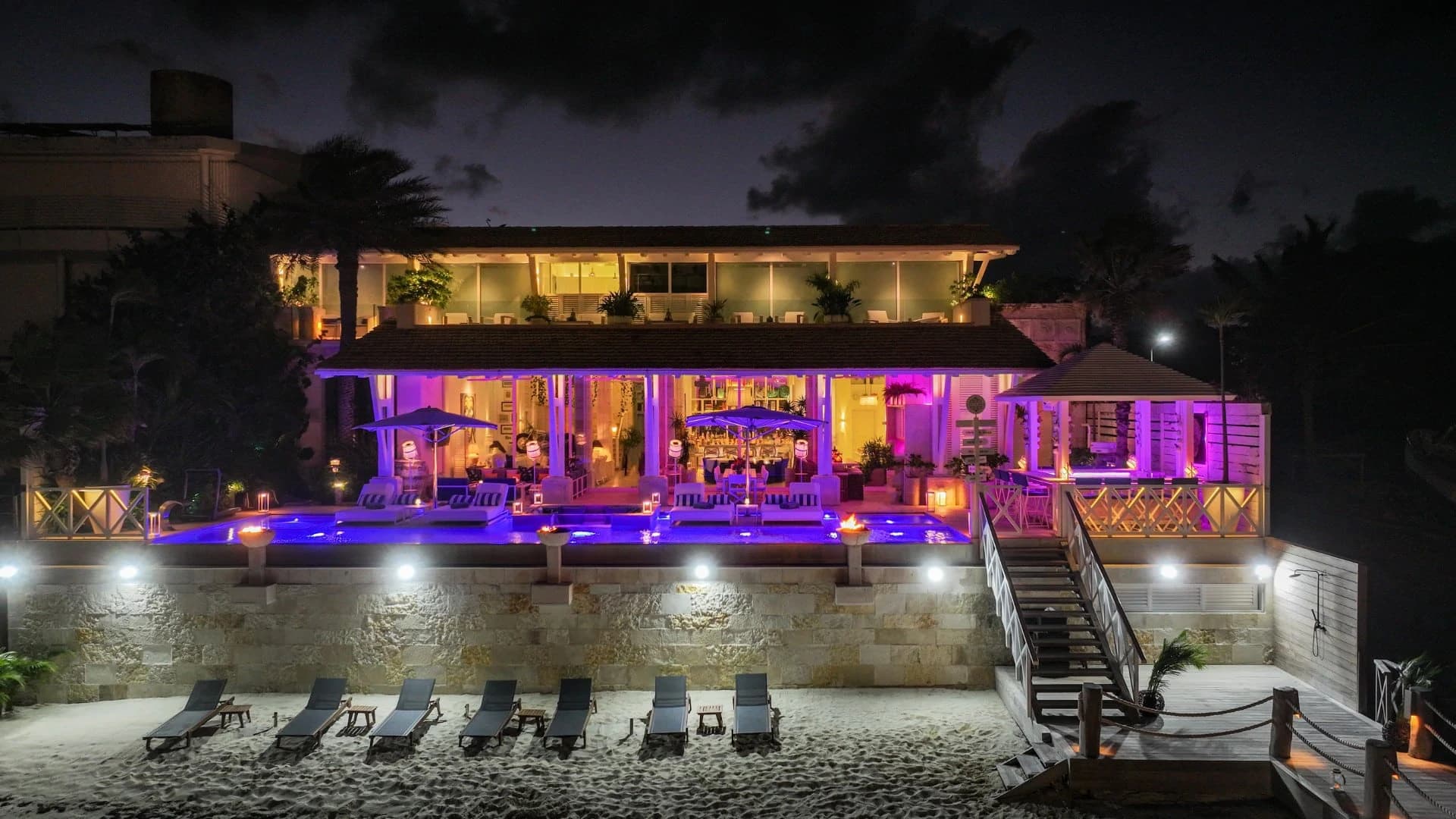 High-Performing Cancun Beachfront Turnkey Villa - photo 33