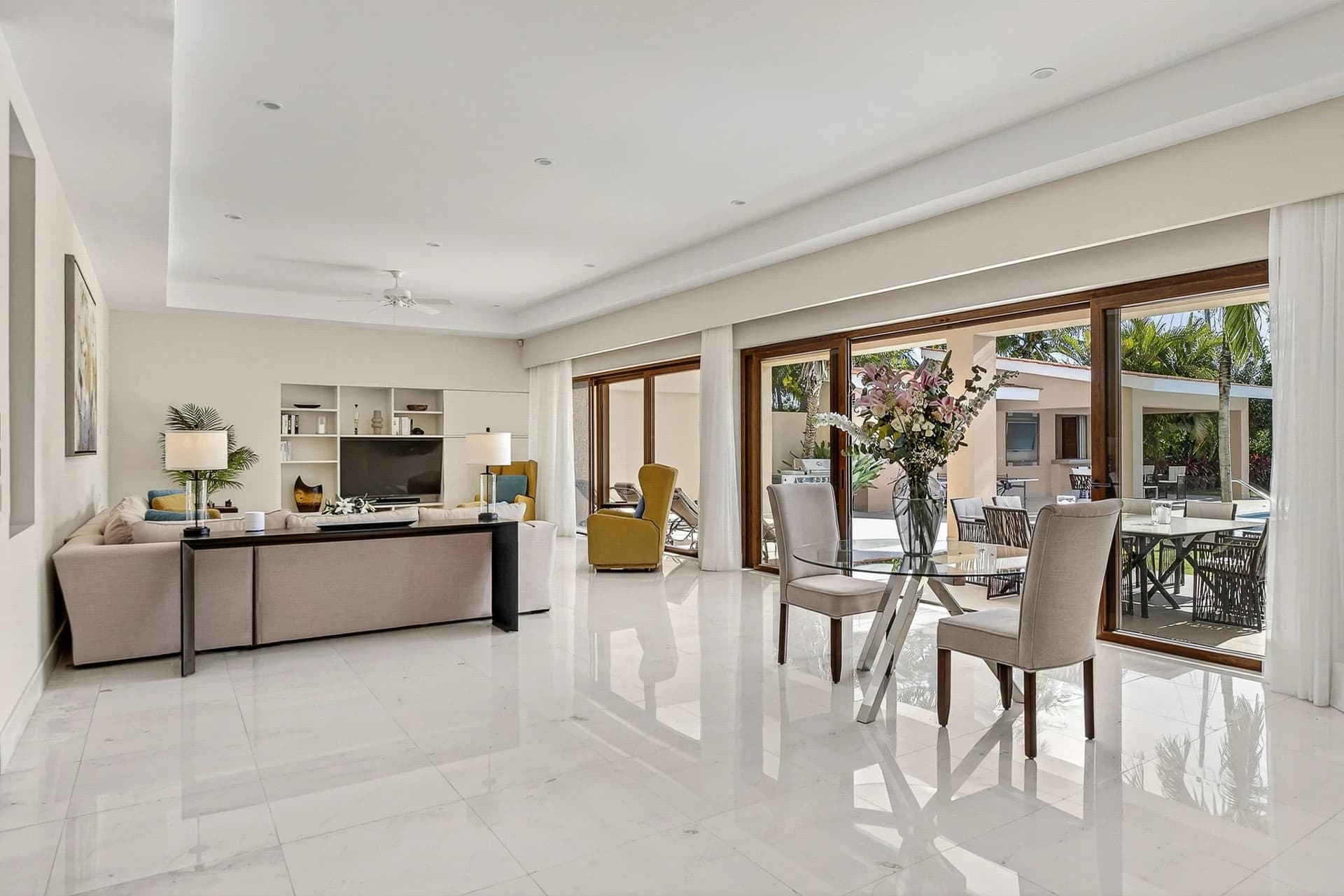 Marina Palms 5 Bedroom Waterfront Villa - photo 15