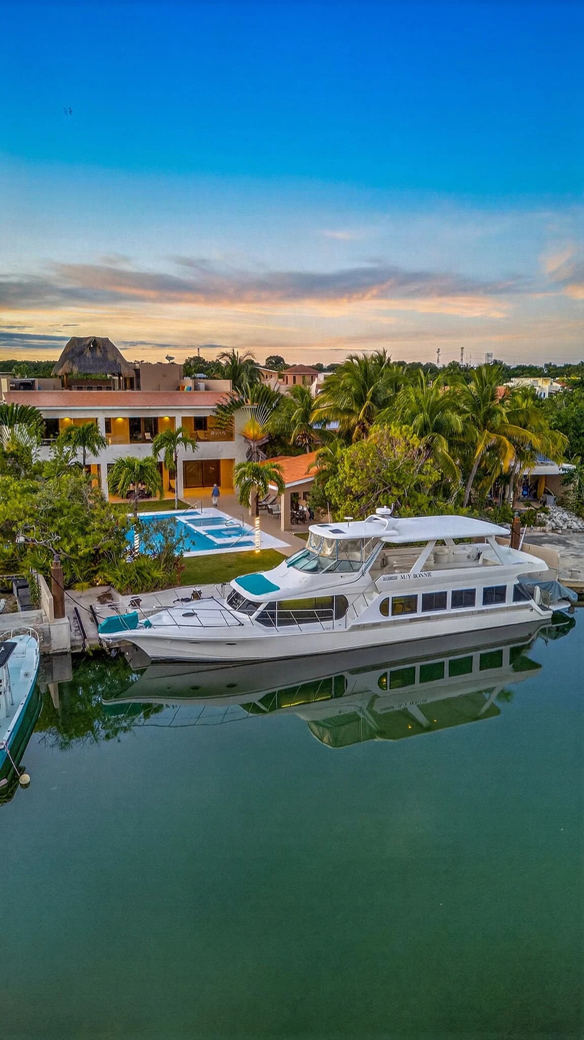 Marina Palms 5 Bedroom Waterfront Villa - photo 69