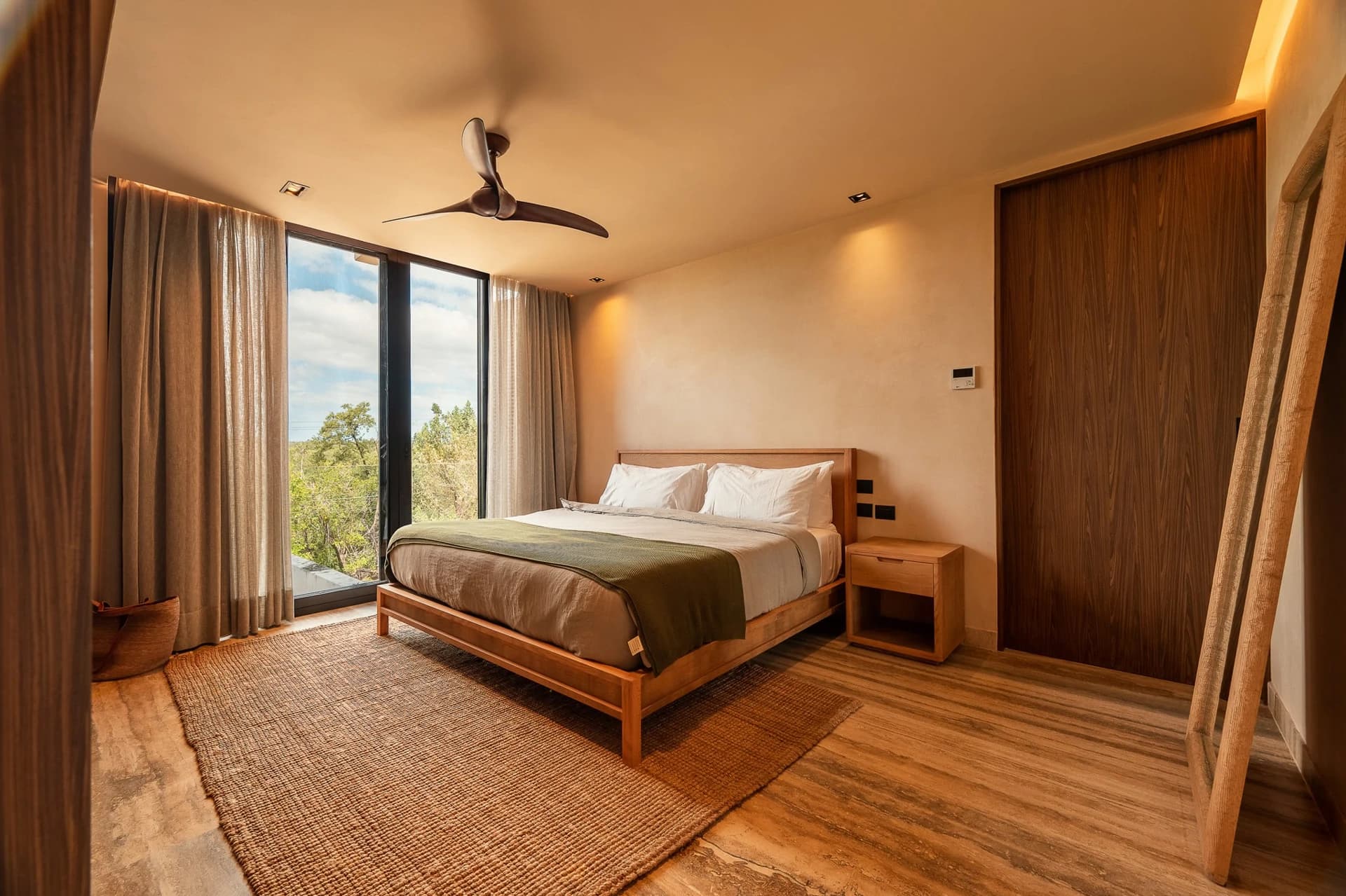 Bespoke 2 Bedroom Condo - photo 5