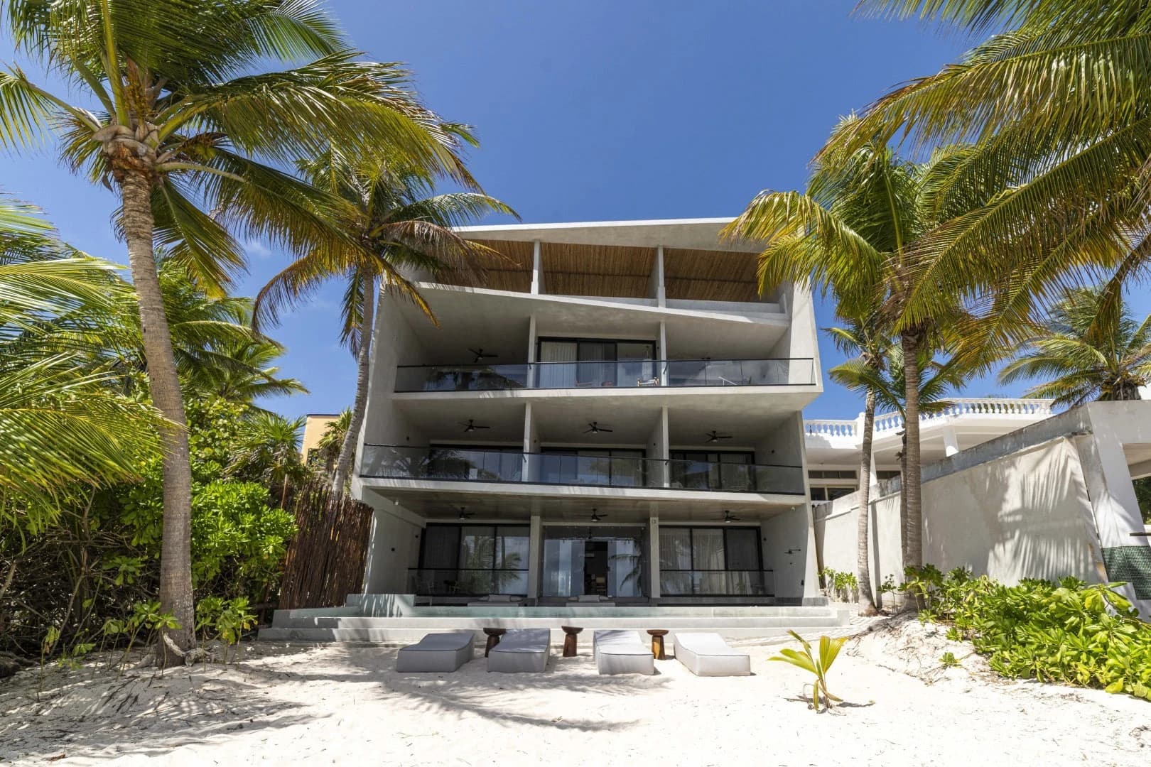 Neea 3 Bedroom Beachfront Condo - photo 41