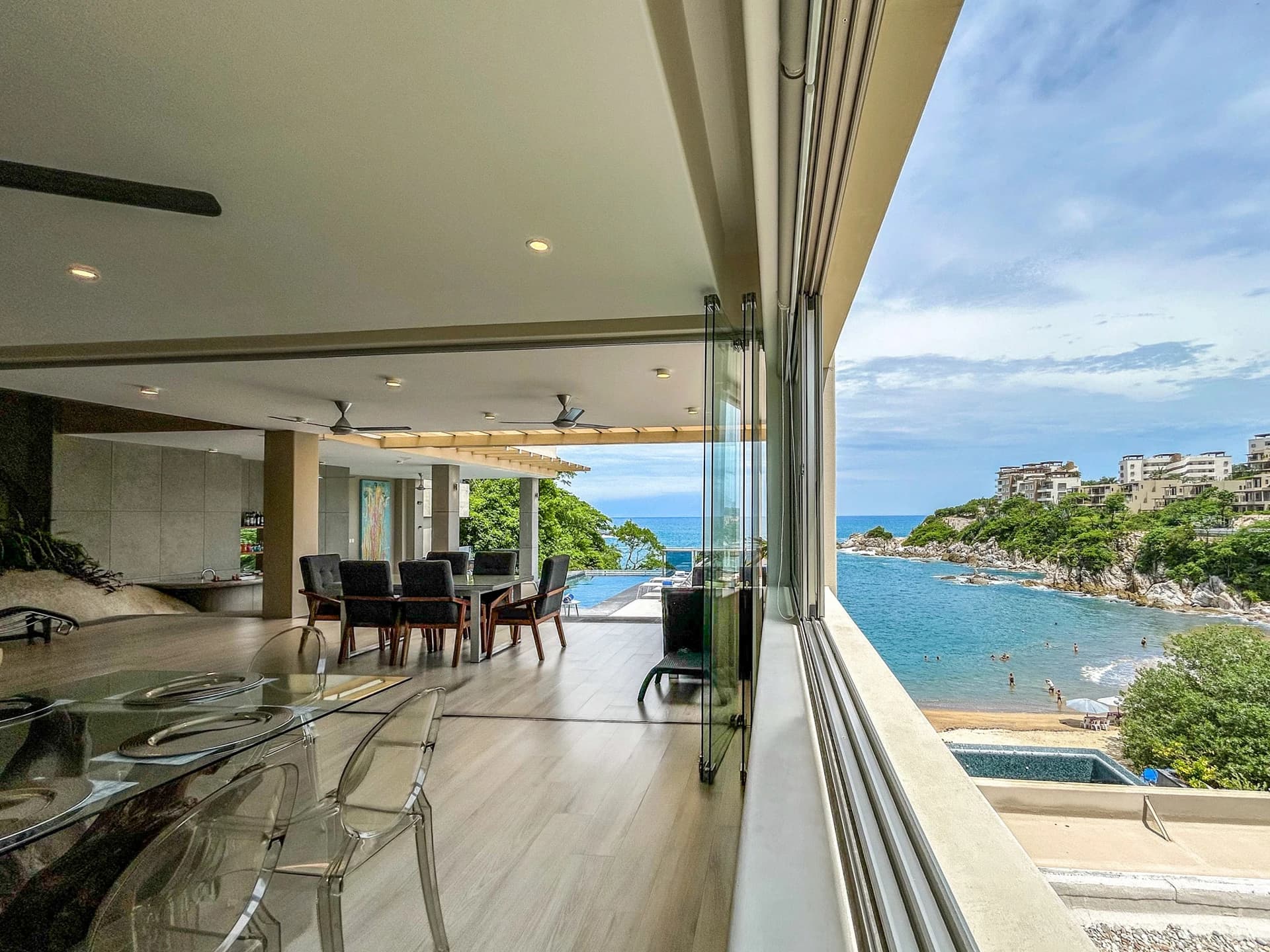 Villa Montecarlo 4 Bedroom Oceanfront Home - photo 6