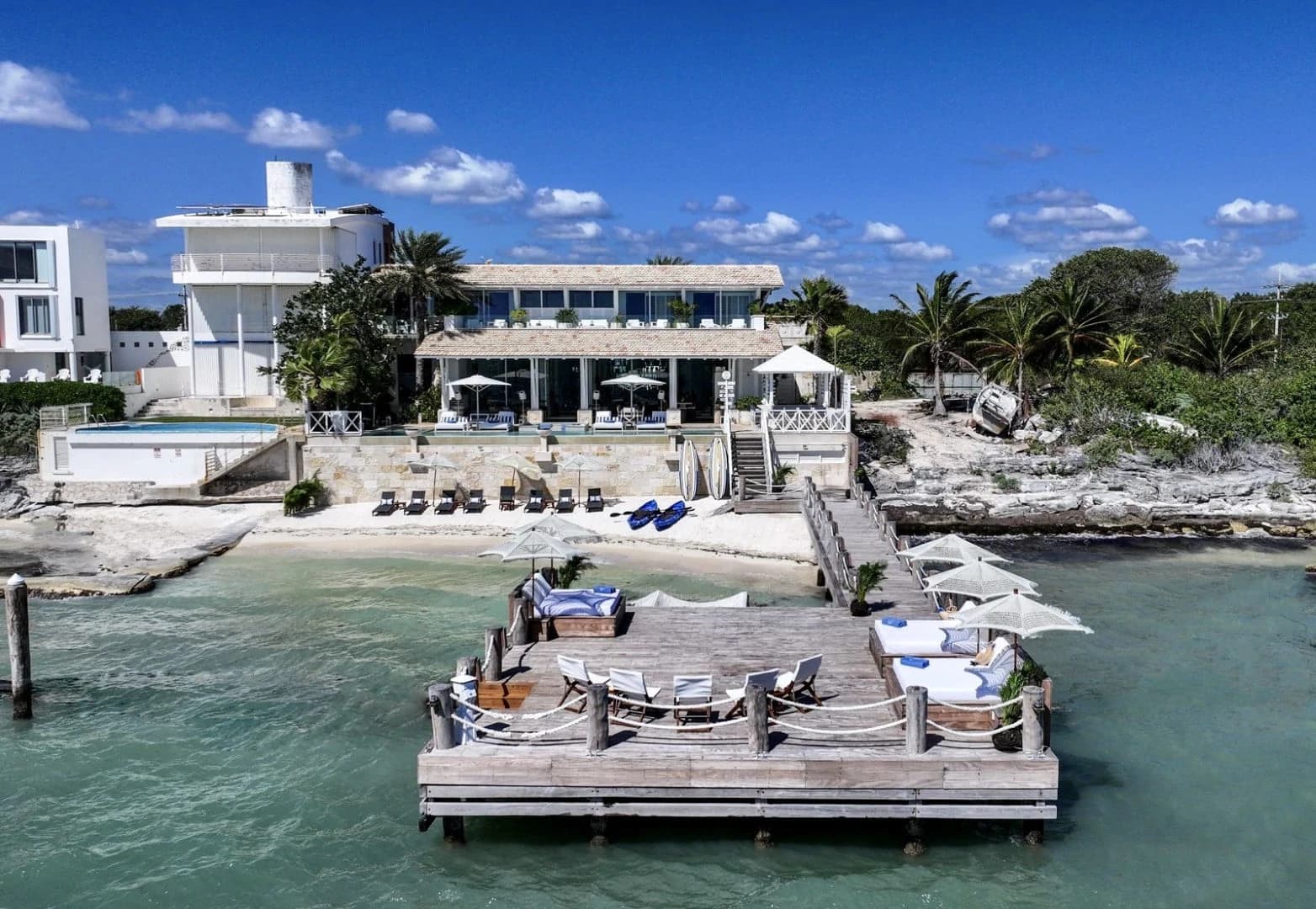 High-Performing Cancun Beachfront Turnkey Villa - photo 1