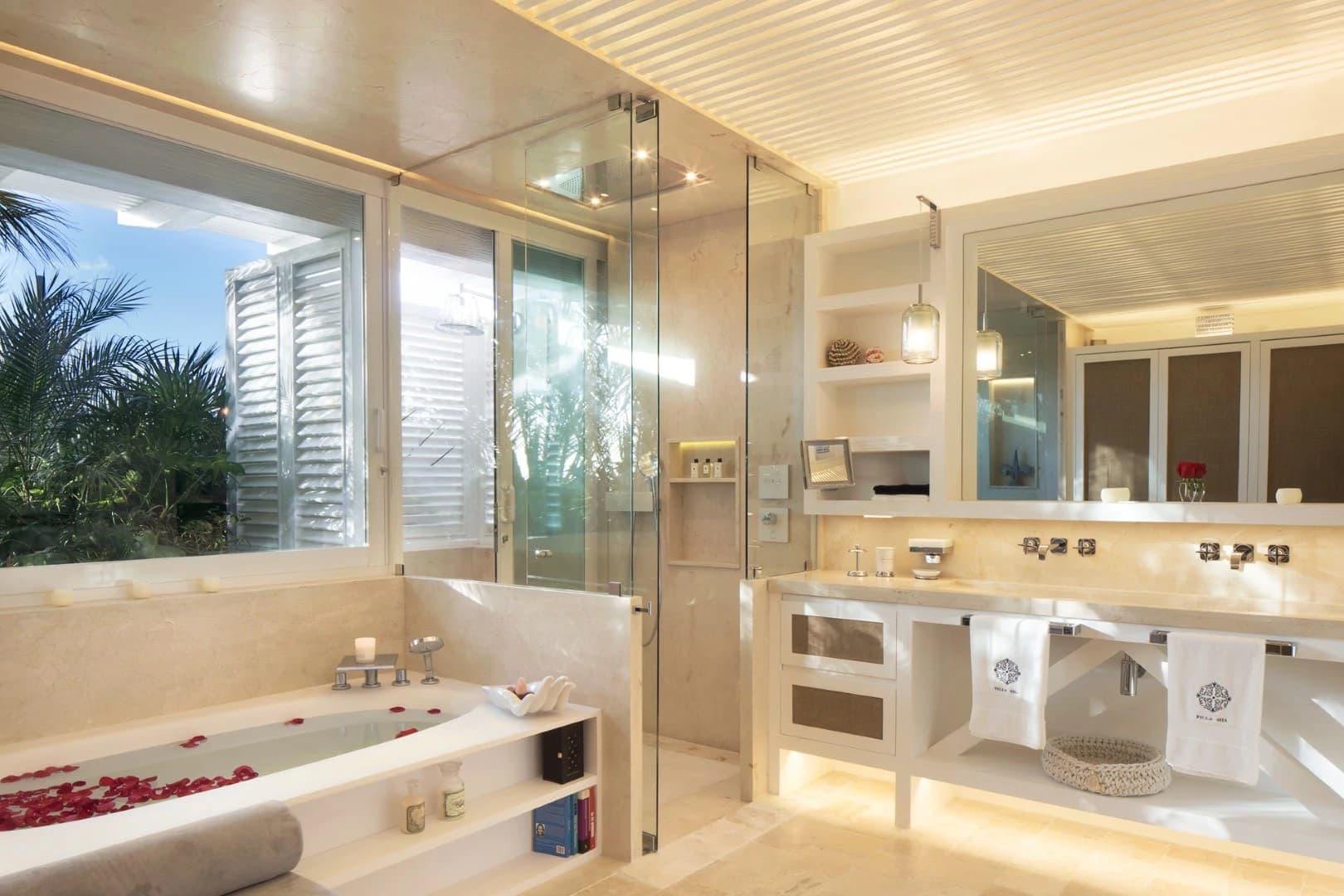 High-Performing Cancun Beachfront Turnkey Villa - photo 34