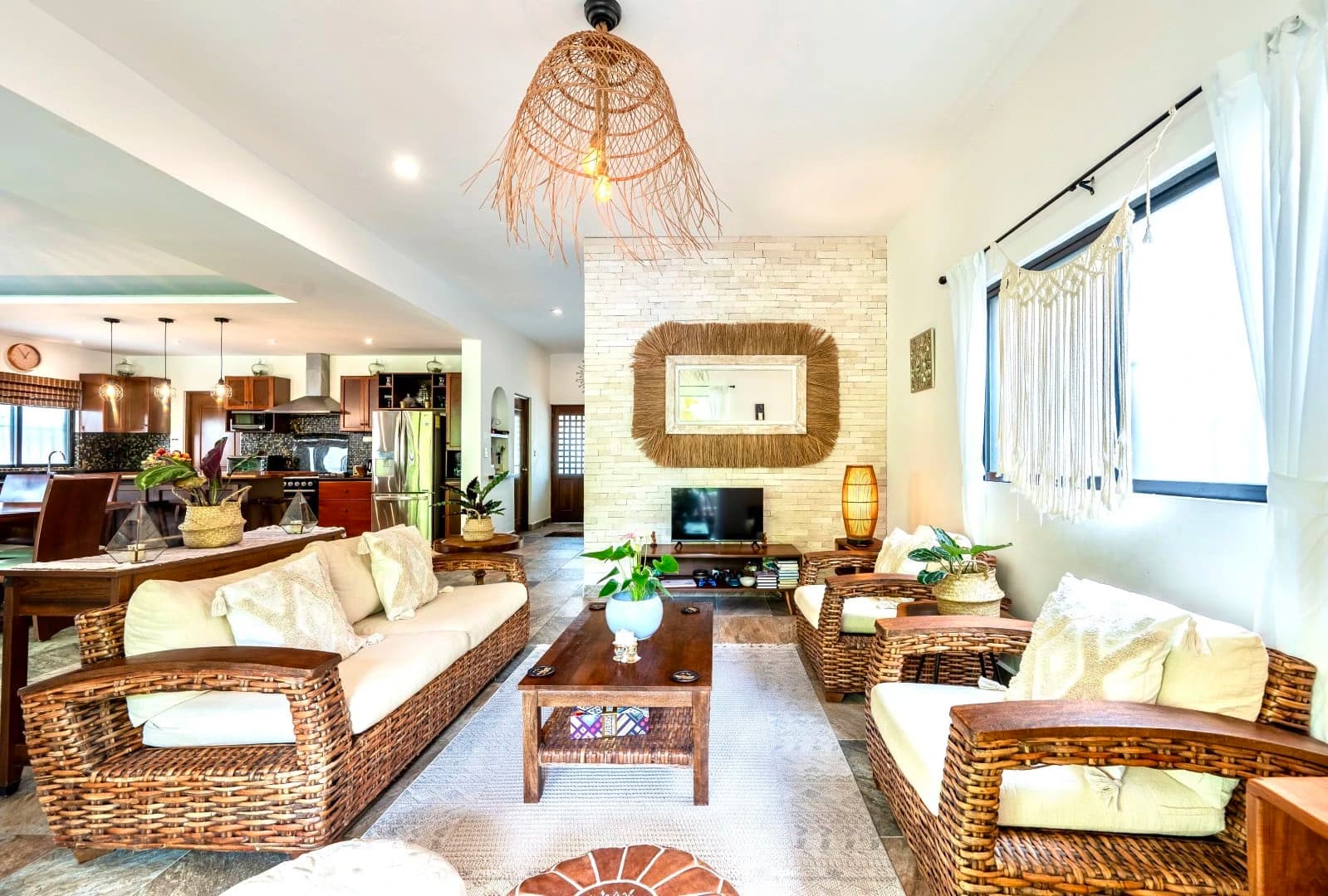 Villa Victoria 4 Bedroom Home - photo 3