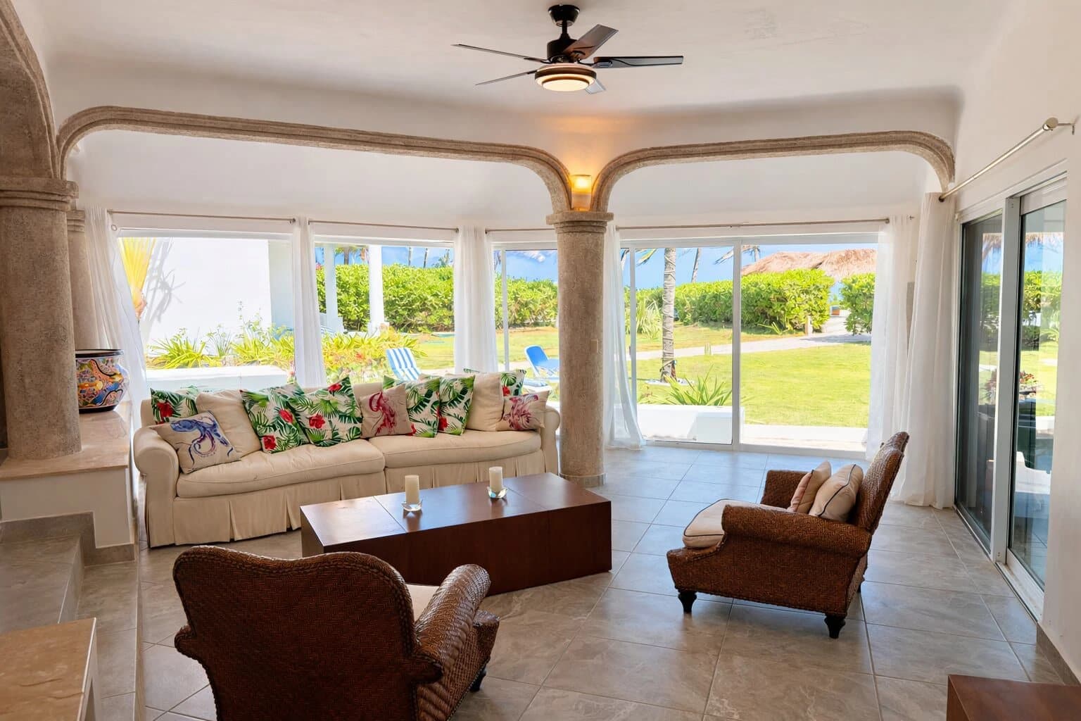 Villa Solé 4 Bedroom Beachfront Home - photo 11