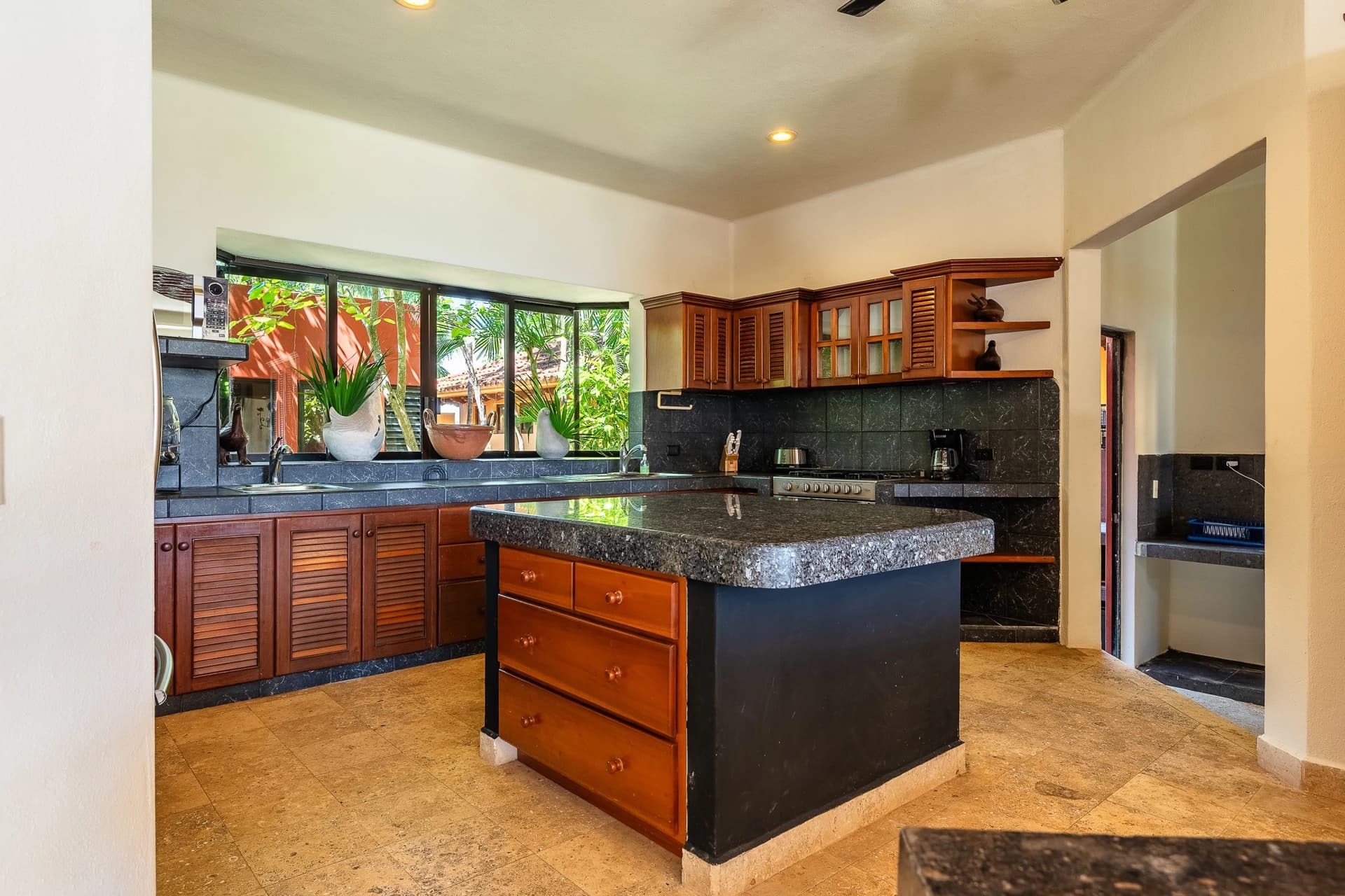 Jade Bay 8 – 8 Bedroom Beachfront Villa - photo 21