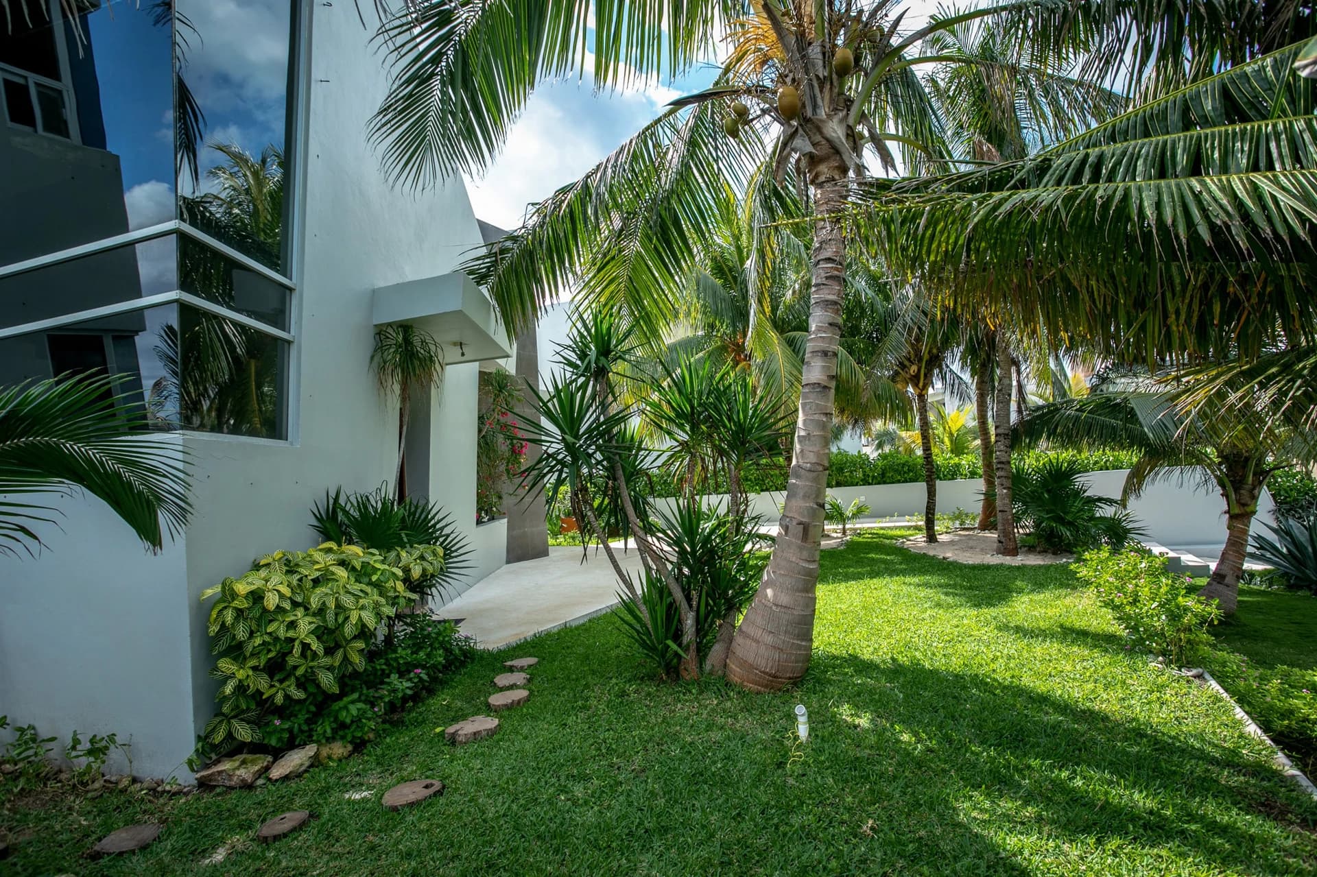 Dos Bahias 4 Bedroom Beachfront Villa - photo 29