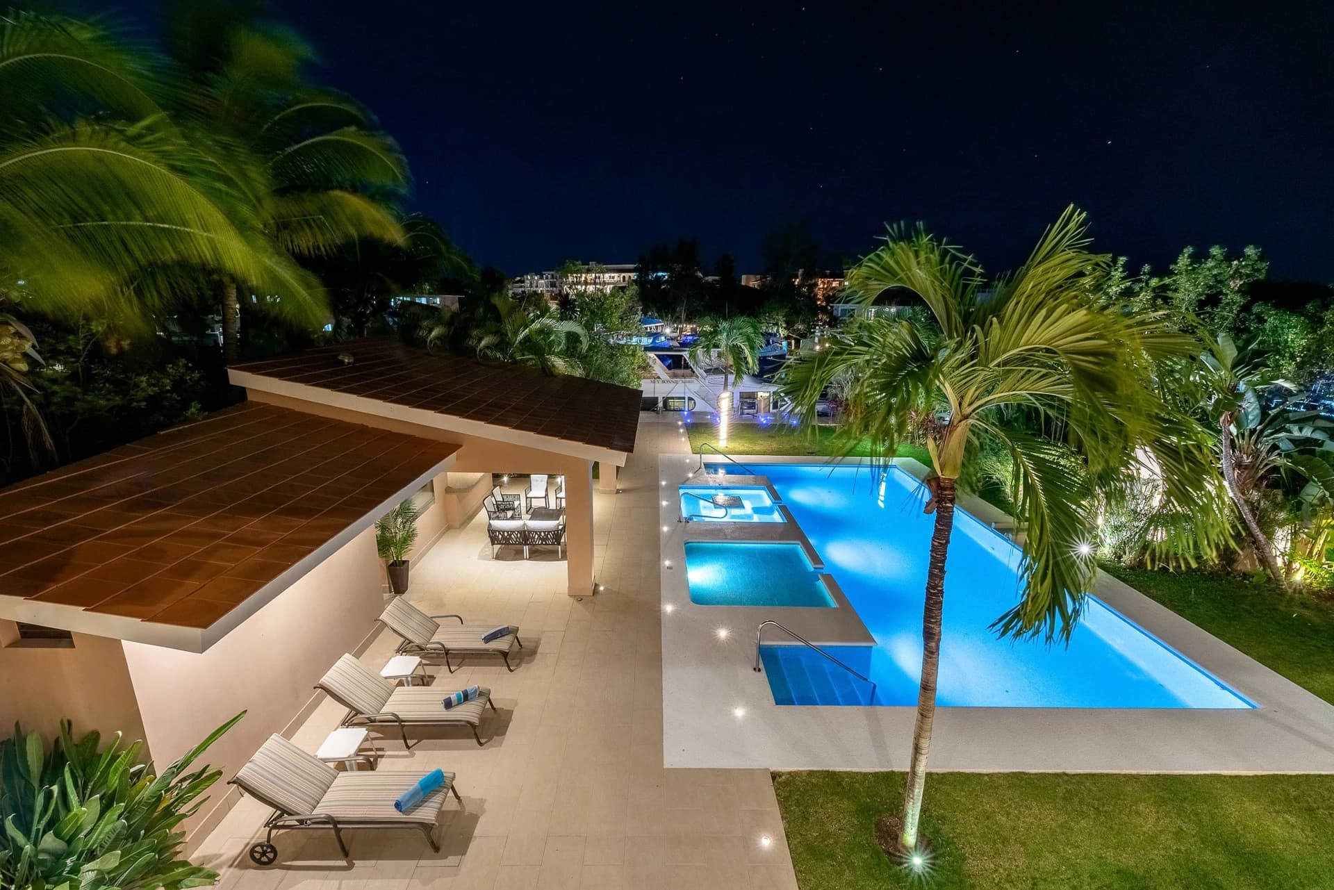 Marina Palms 5 Bedroom Waterfront Villa - photo 32
