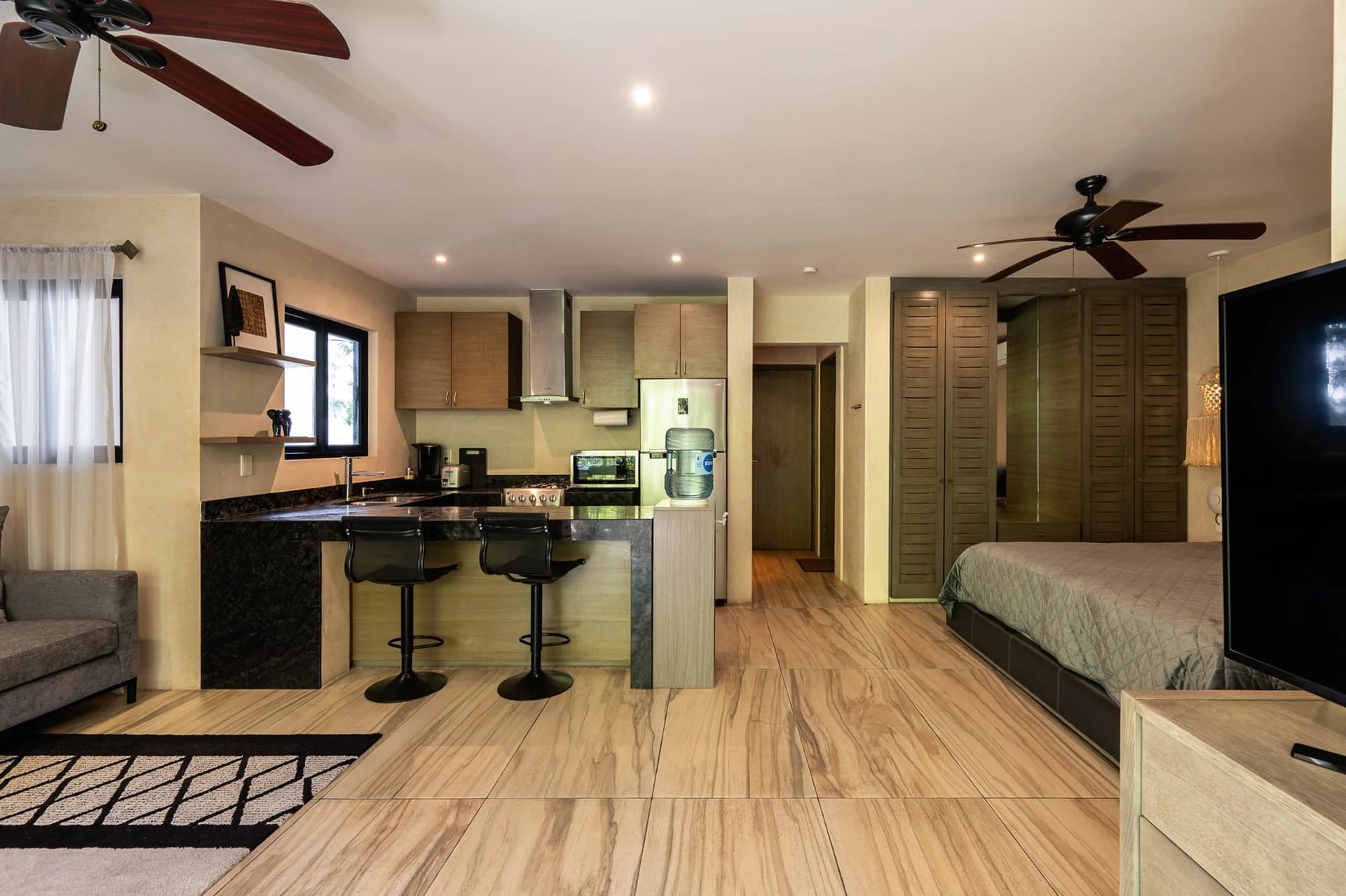 Multi-Unit: 3 Condos + Commercial Space - photo 51