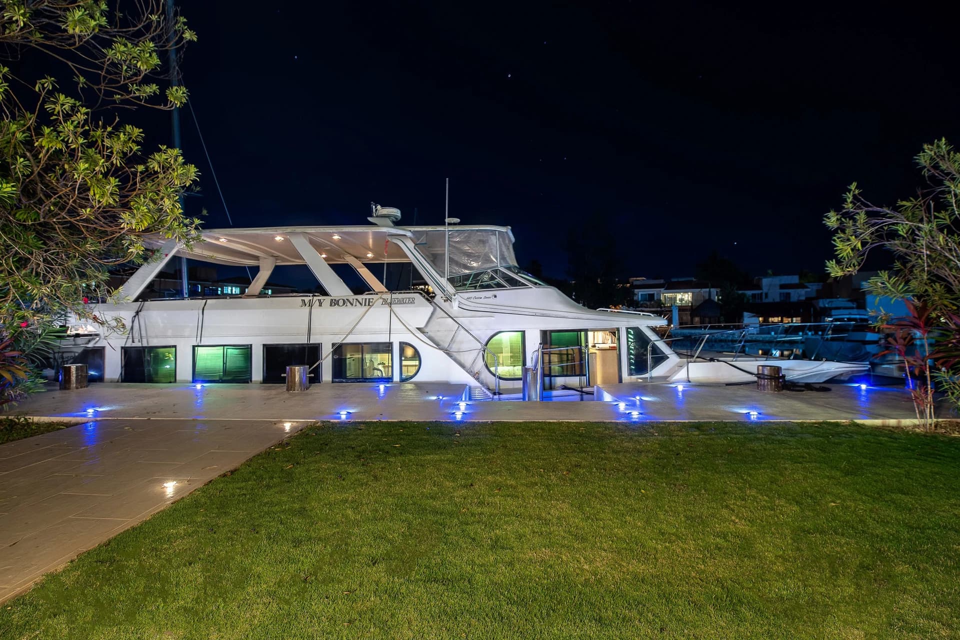 Marina Palms 5 Bedroom Waterfront Villa - photo 3