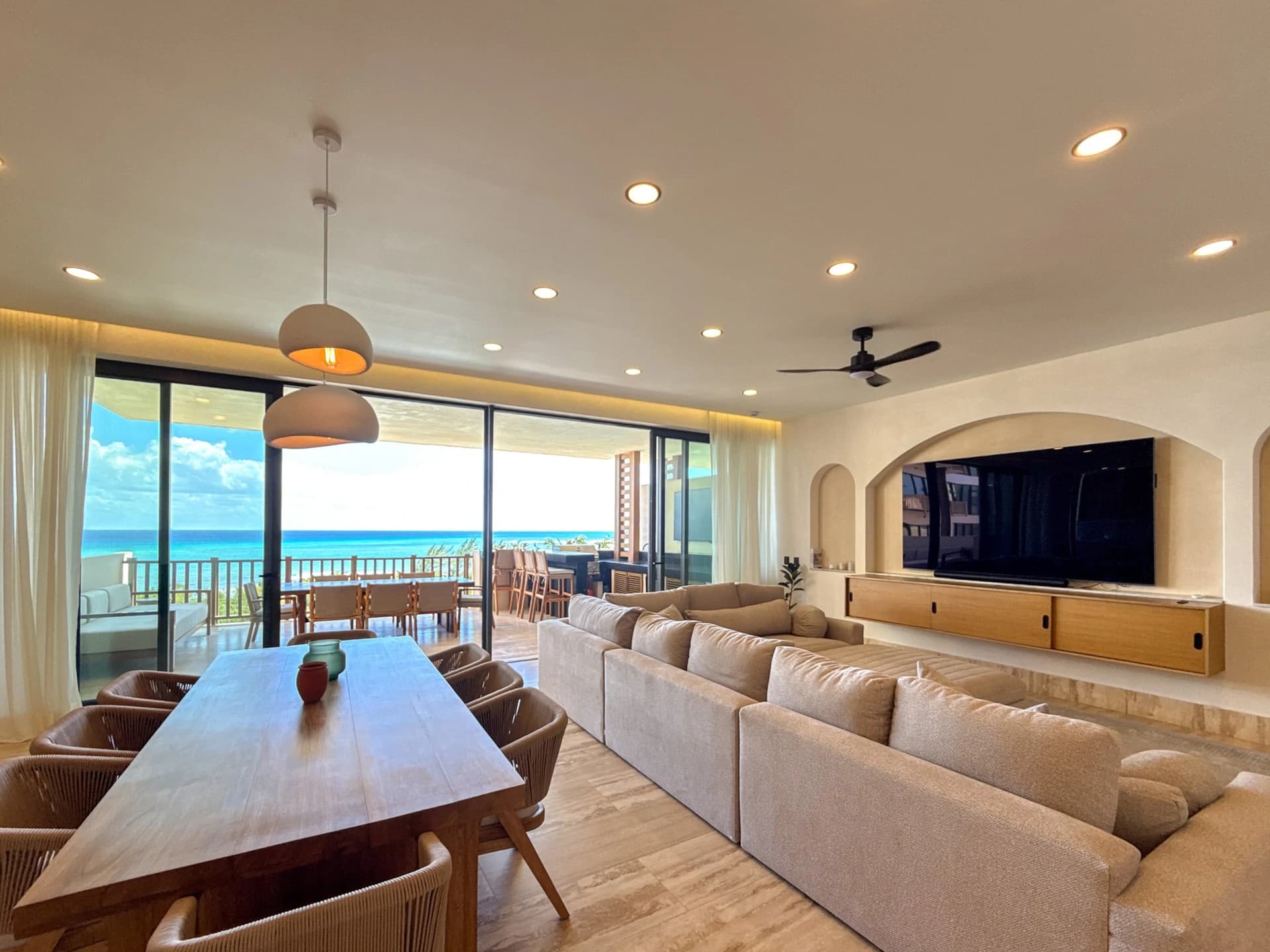 Costa Beach 4 Bedroom Beachfront Condo - photo 5