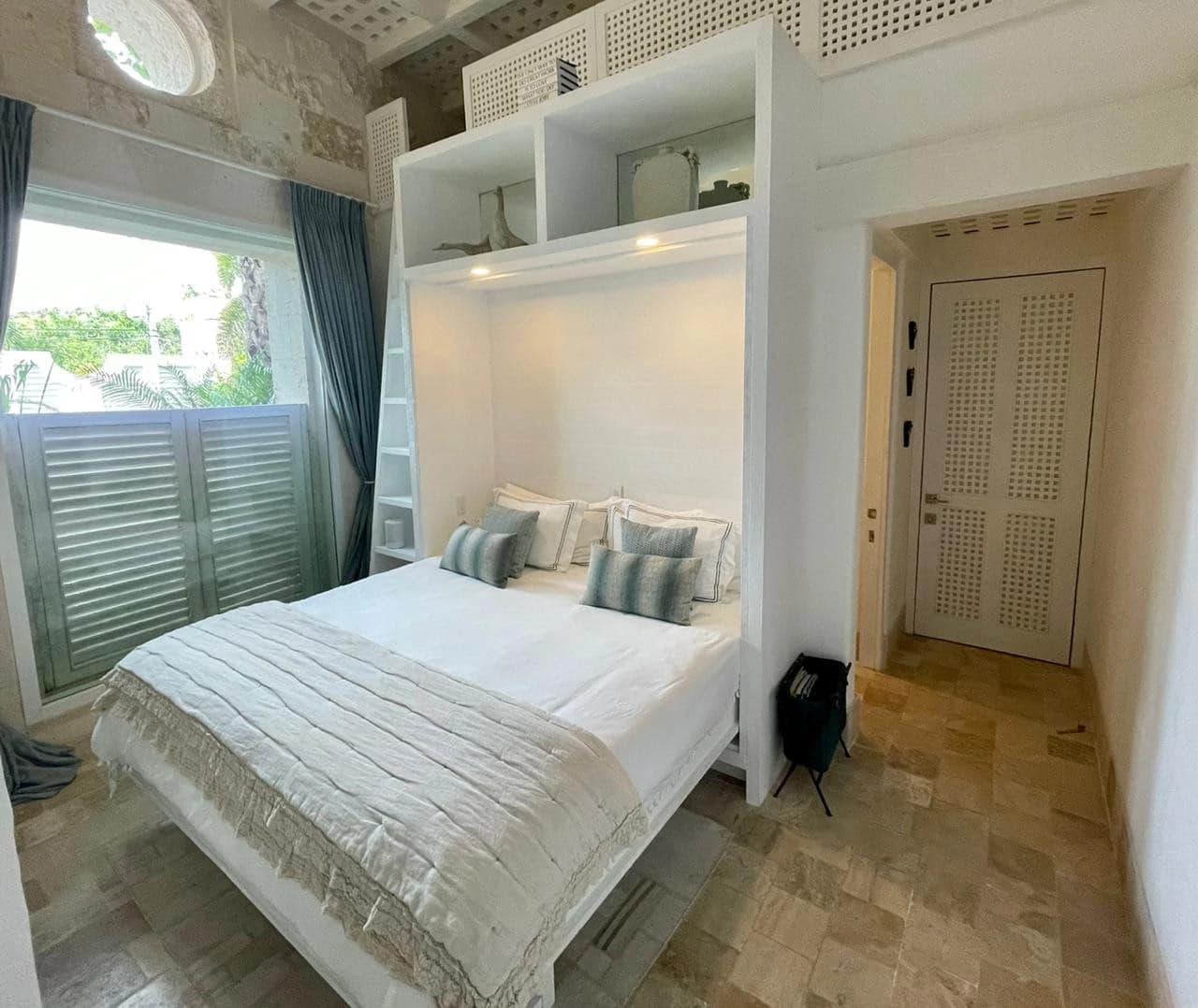 High-Performing Cancun Beachfront Turnkey Villa - photo 47