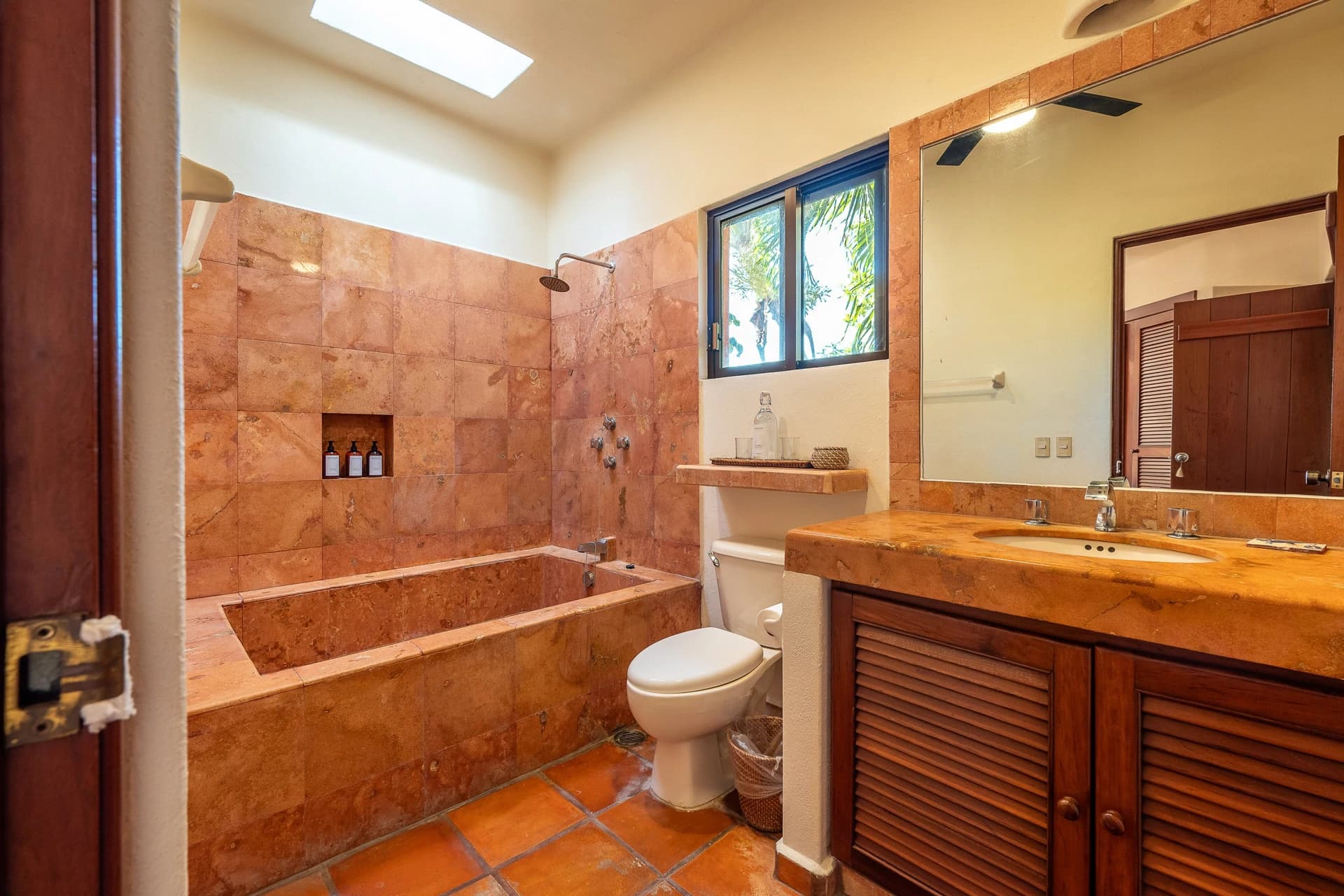 Jade Bay 8 – 8 Bedroom Beachfront Villa - photo 28