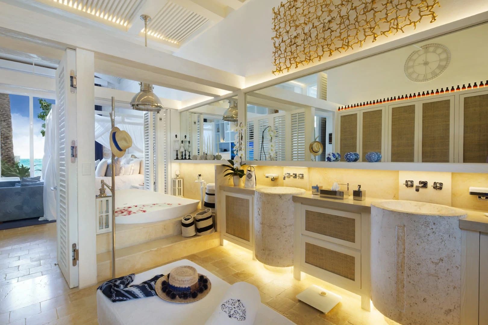 High-Performing Cancun Beachfront Turnkey Villa - photo 19