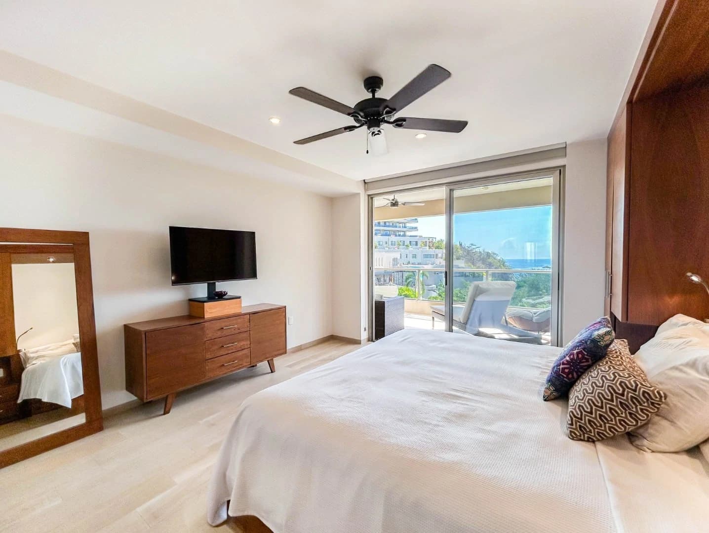 Cosmo 11 – 2 Bedroom Oceanview Condo - photo 11