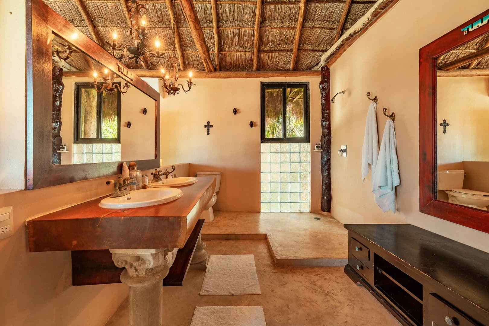Casa Chic 7 Bedroom Beachfront Villa - photo 45