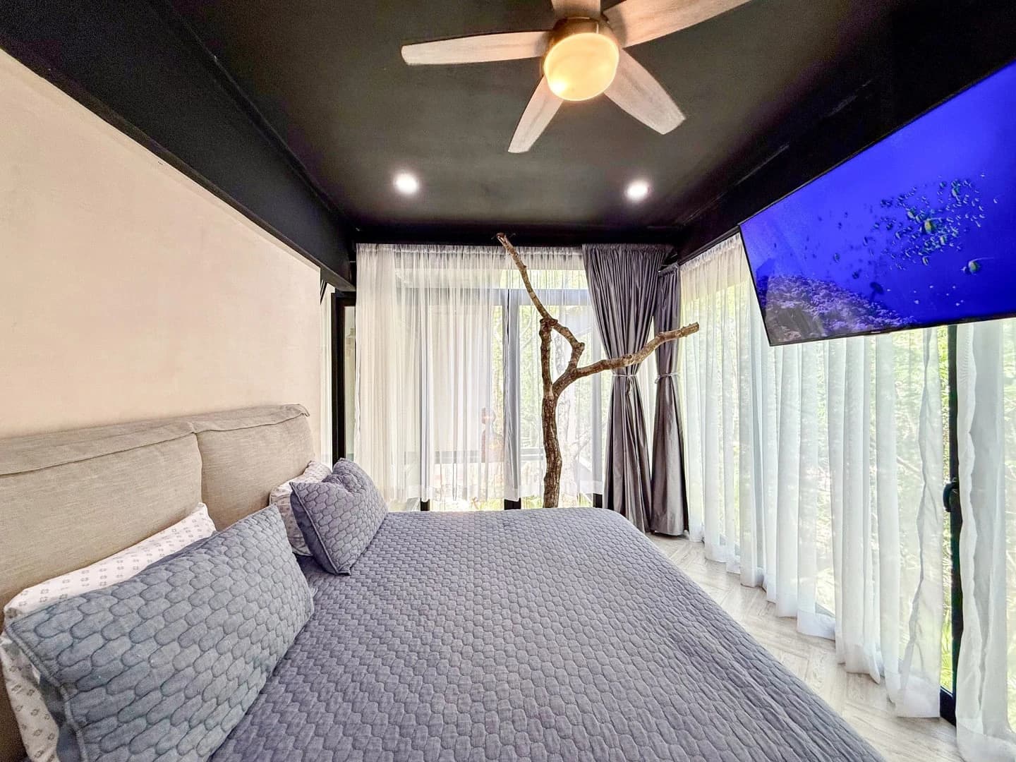 Corona Del Mar 3 Bedroom Home - photo 42