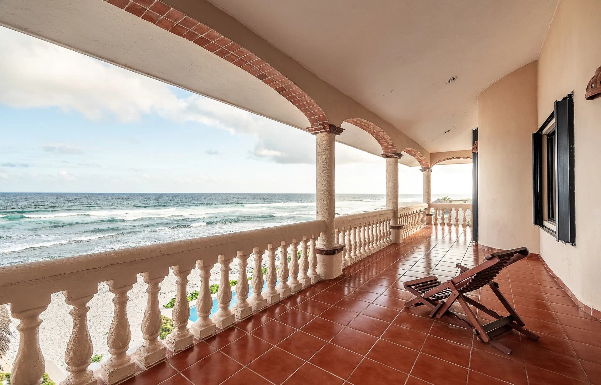 Casa Tres Palmeras 4 Bedroom Beachfront Villa - photo 14