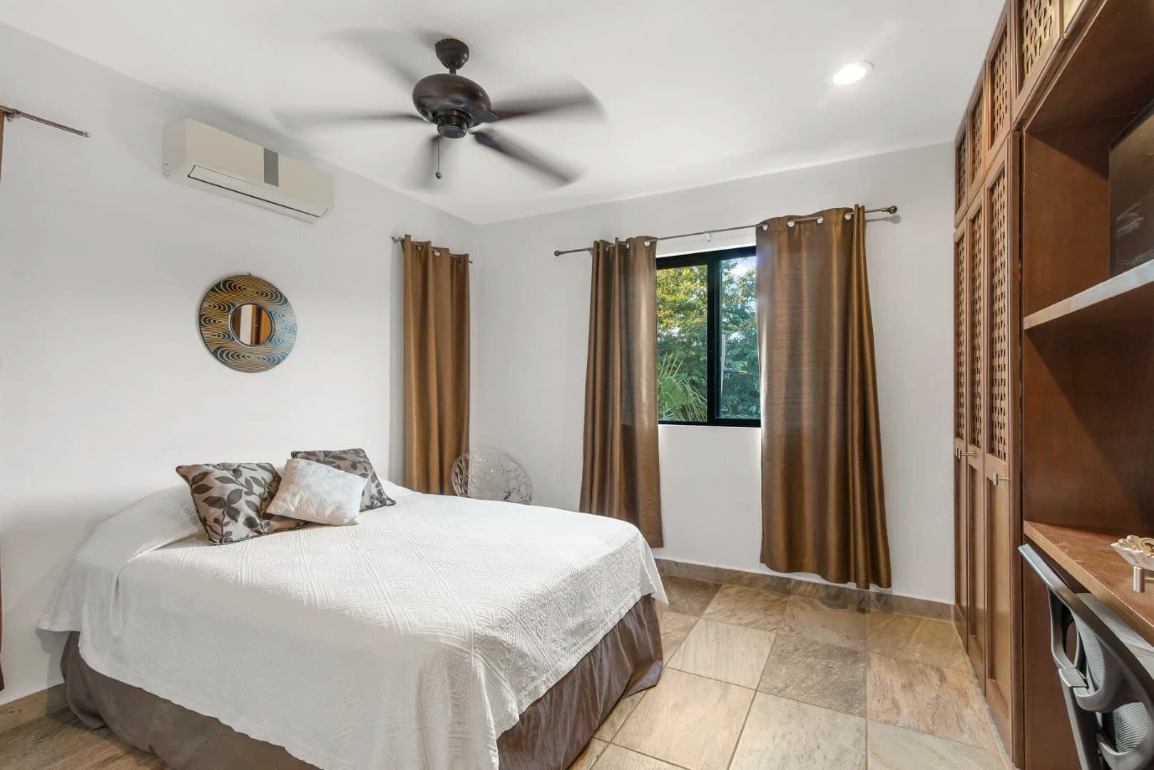 Villa Victoria 4 Bedroom Home - photo 32