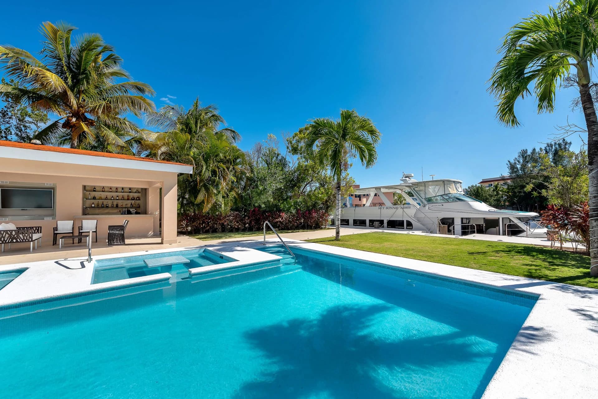 Marina Palms 5 Bedroom Waterfront Villa - photo 5