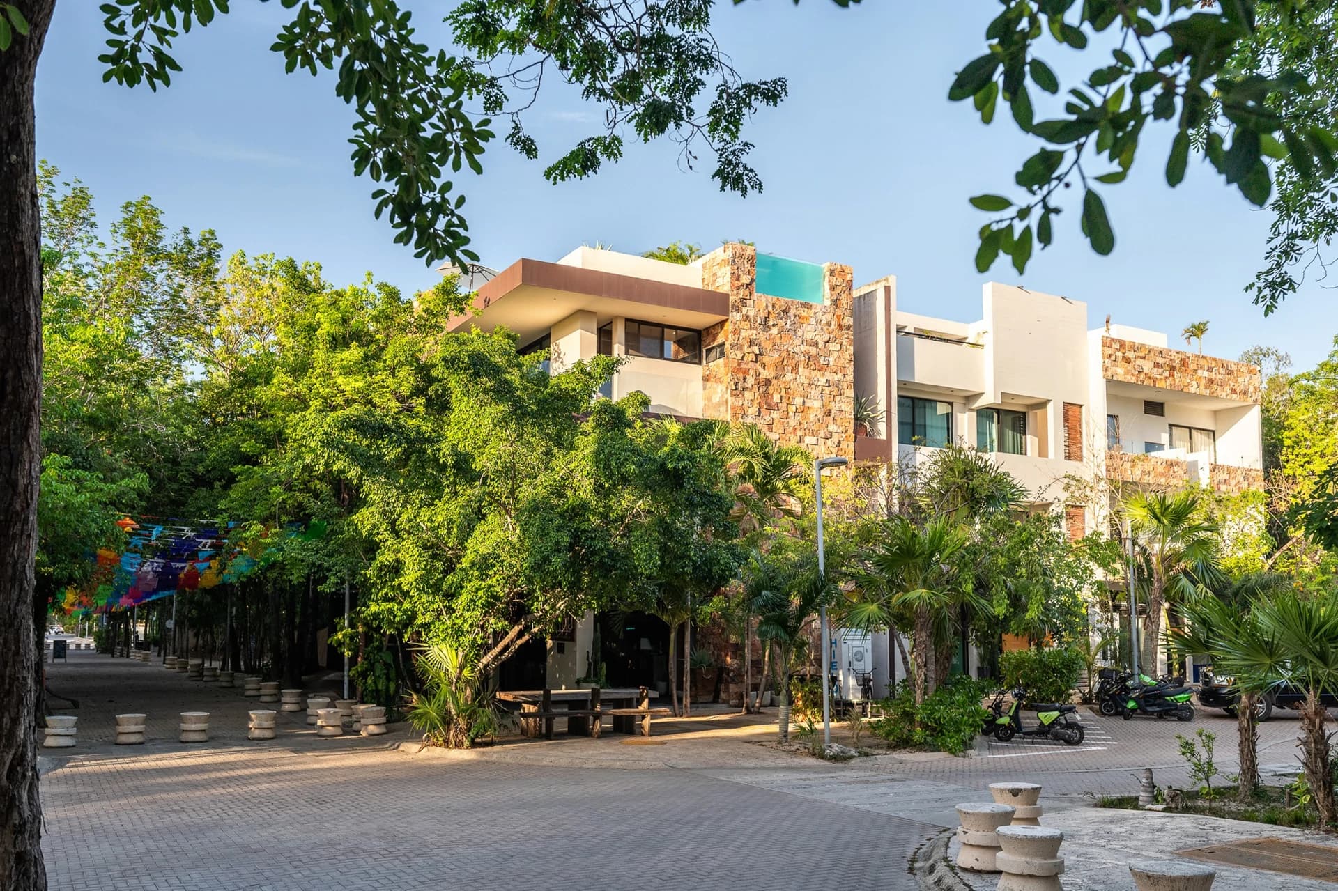 Multi-Unit: 3 Condos + Commercial Space - photo 1