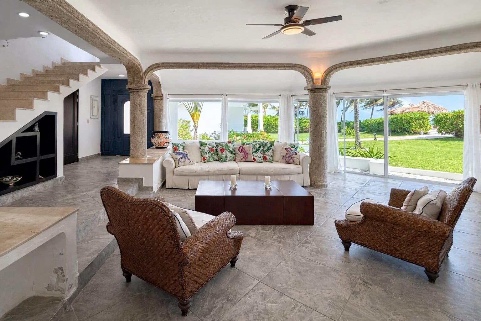 Villa Solé 4 Bedroom Beachfront Home - photo 21