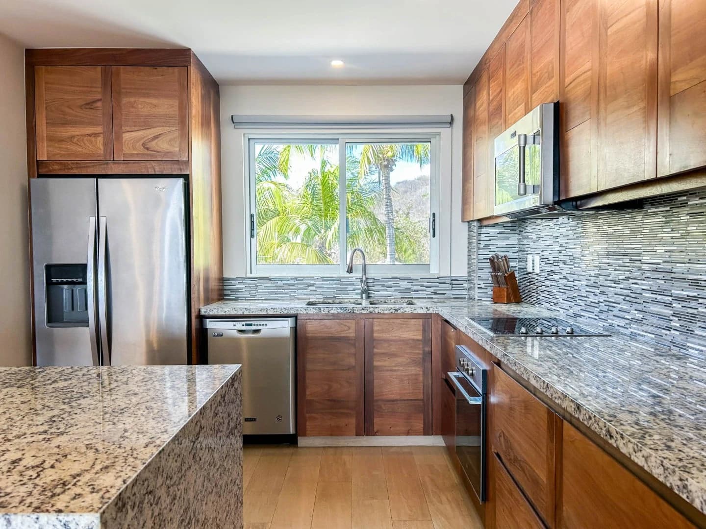 Cosmo 11 – 2 Bedroom Oceanview Condo - photo 21