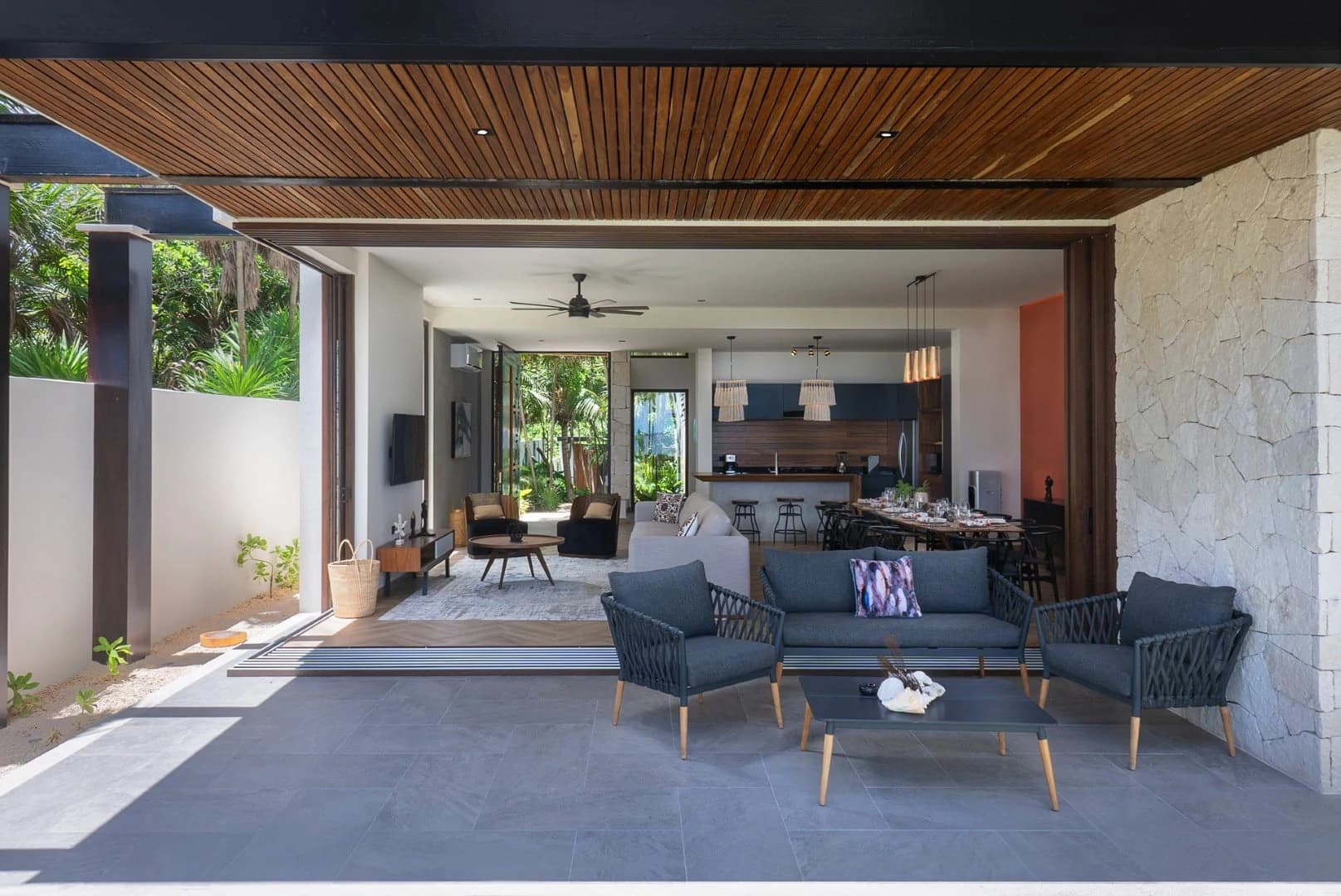 Casa Alina 4 Bedroom Beachfront Home - photo 37