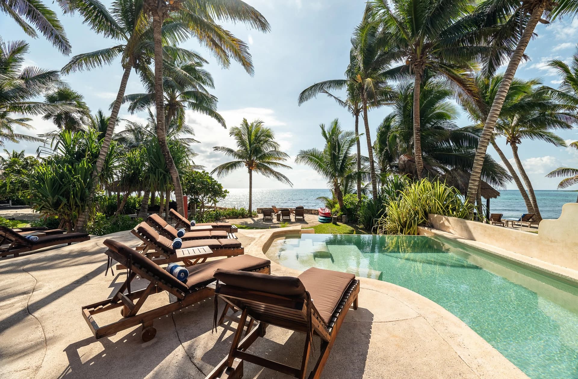 Jade Bay 9 – 7 Bedroom Beachfront Villa - photo 1