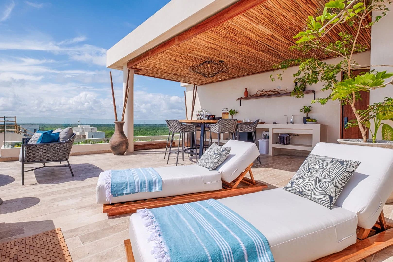 Kaoba 3 Bedroom Beachfront Penthouse - photo 25