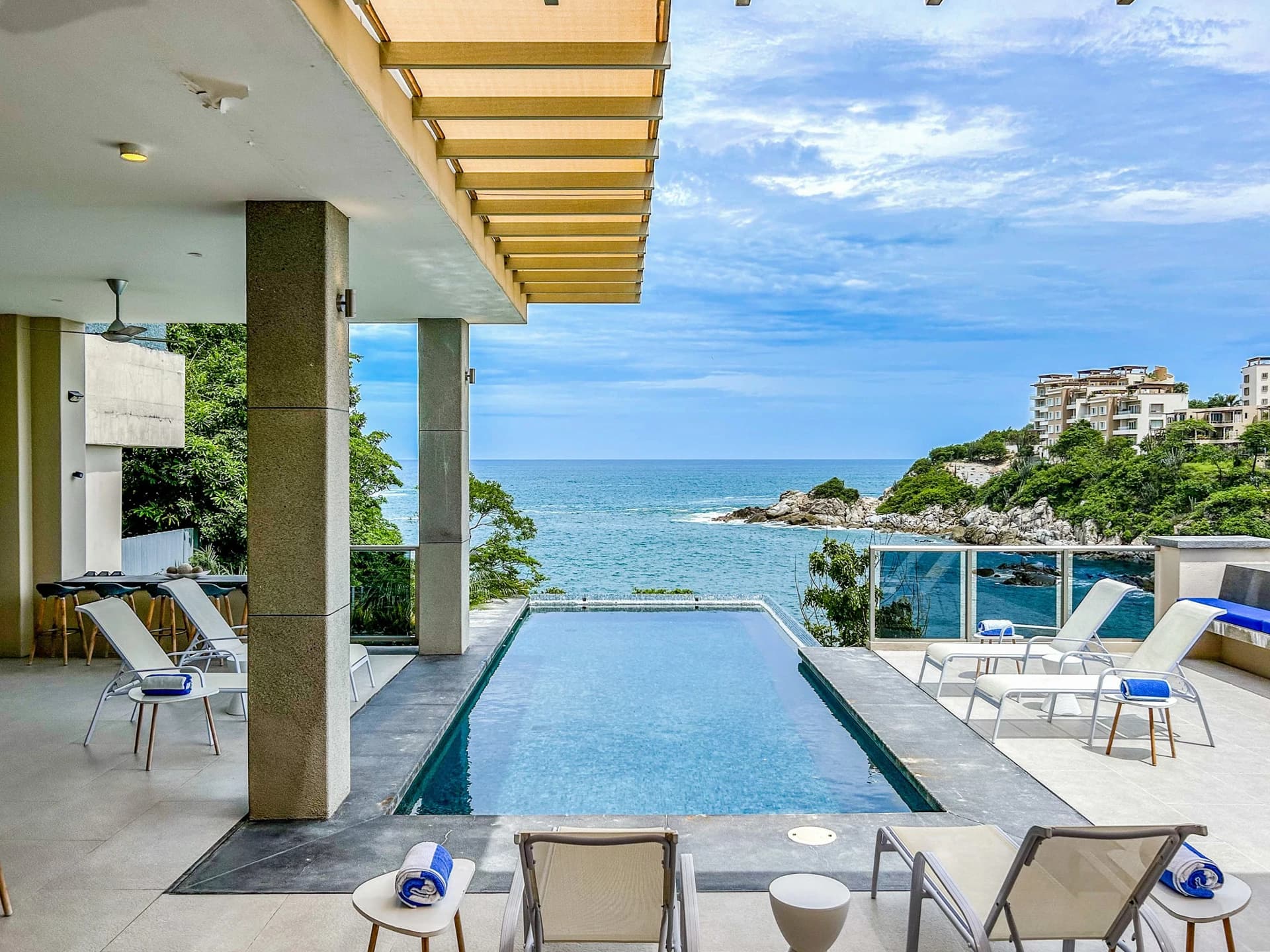 Villa Montecarlo 4 Bedroom Oceanfront Home - photo 1