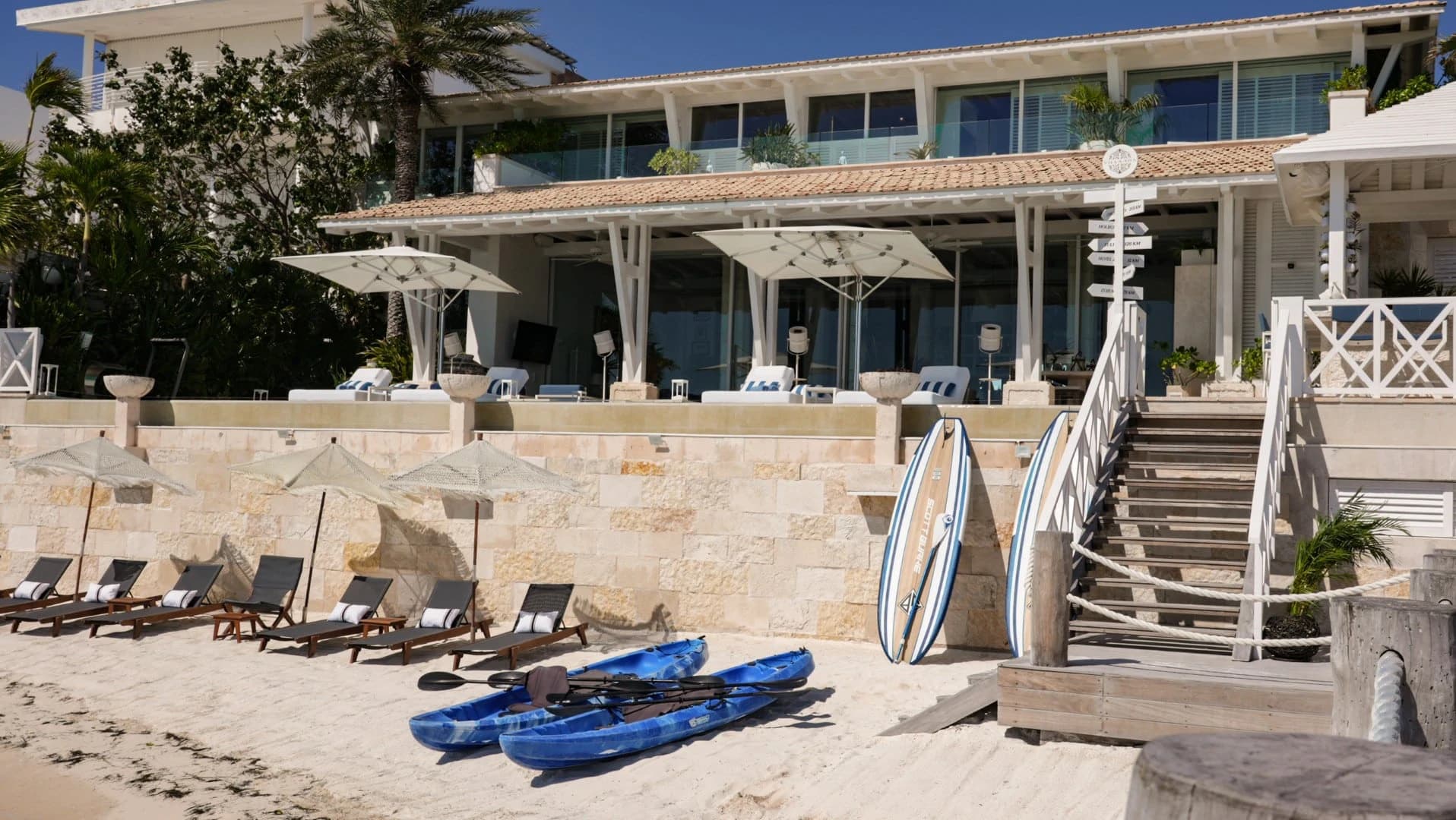 High-Performing Cancun Beachfront Turnkey Villa - photo 51