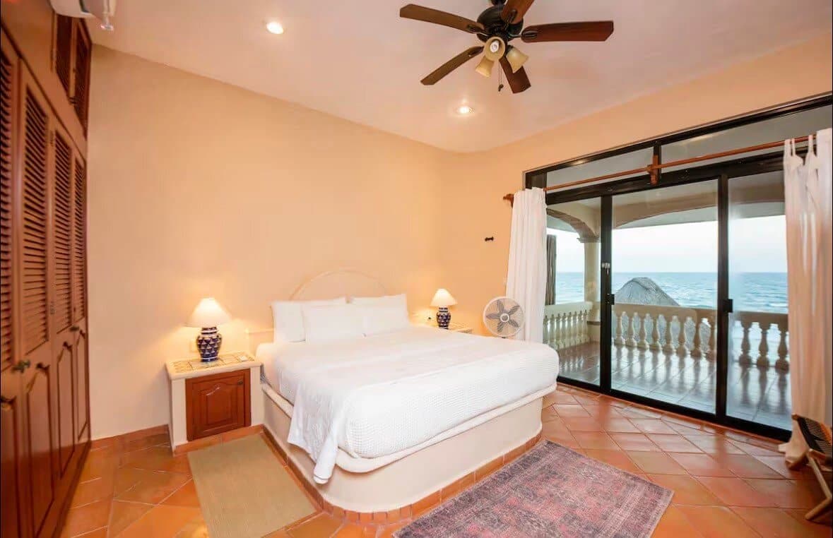 Casa Tres Palmeras 4 Bedroom Beachfront Villa - photo 45