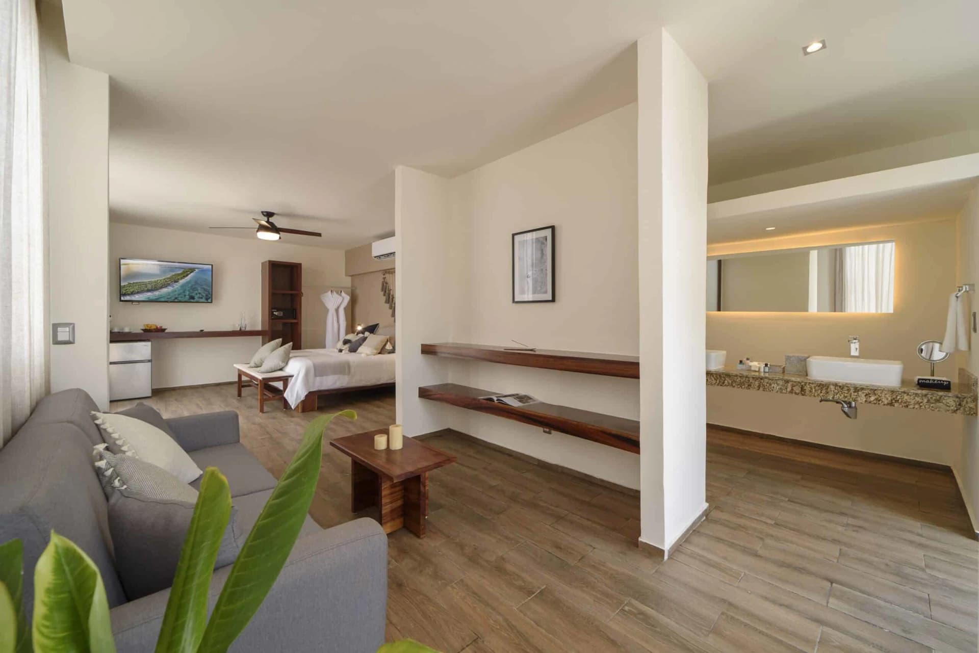 25 Room Boutique Hotel - photo 4